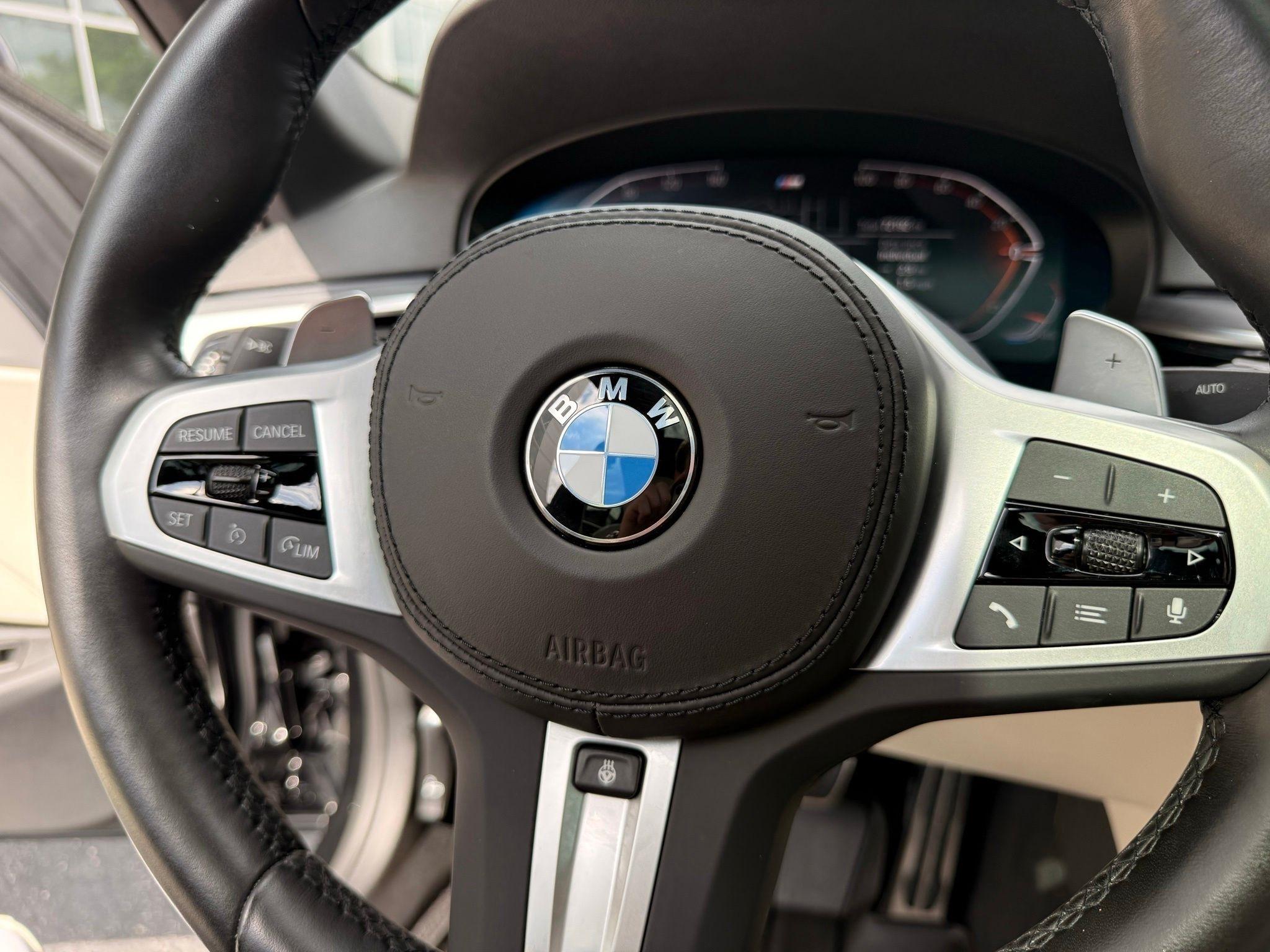 BMW 5-Series  2022
