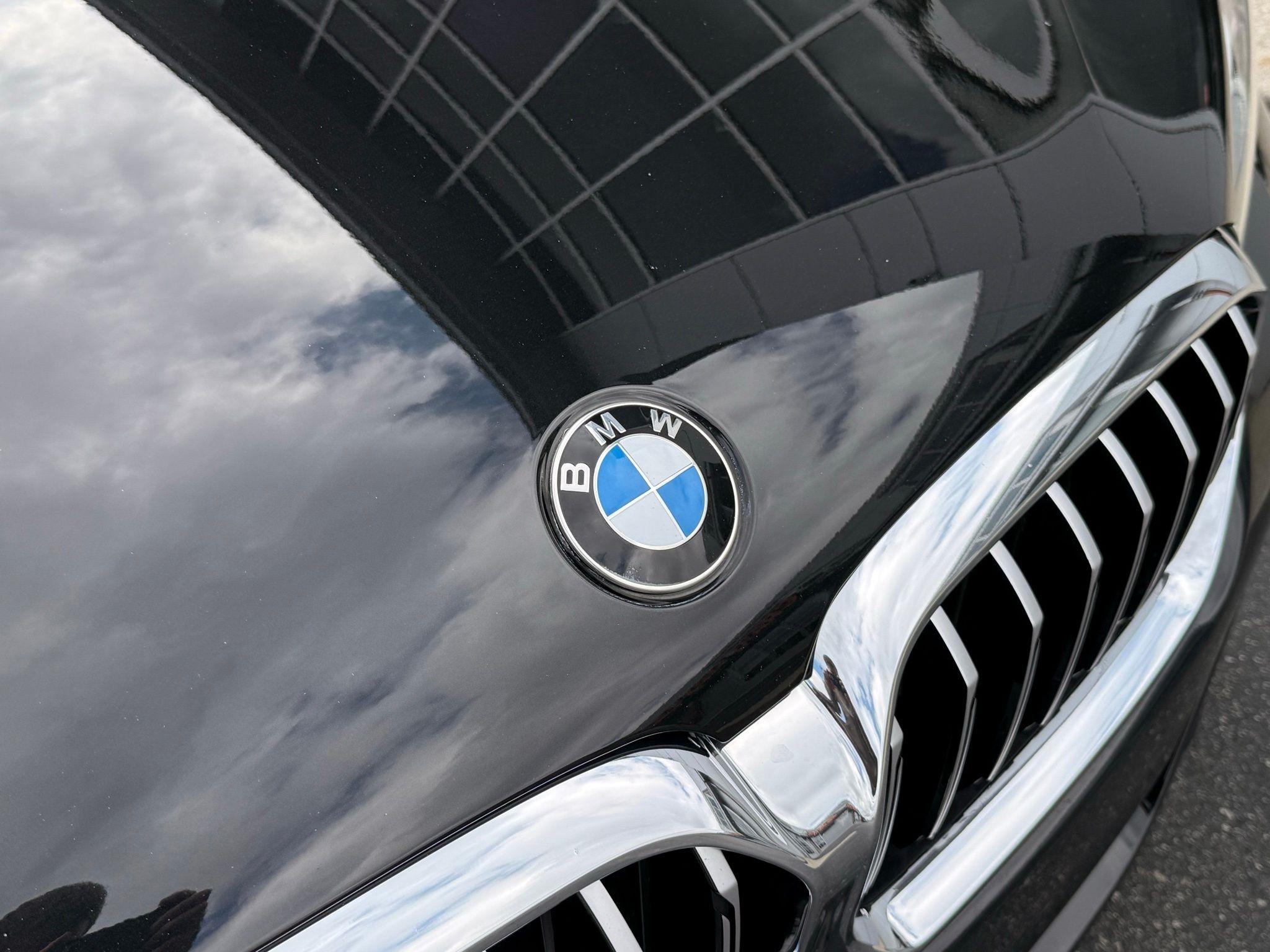 BMW 5-Series  2022