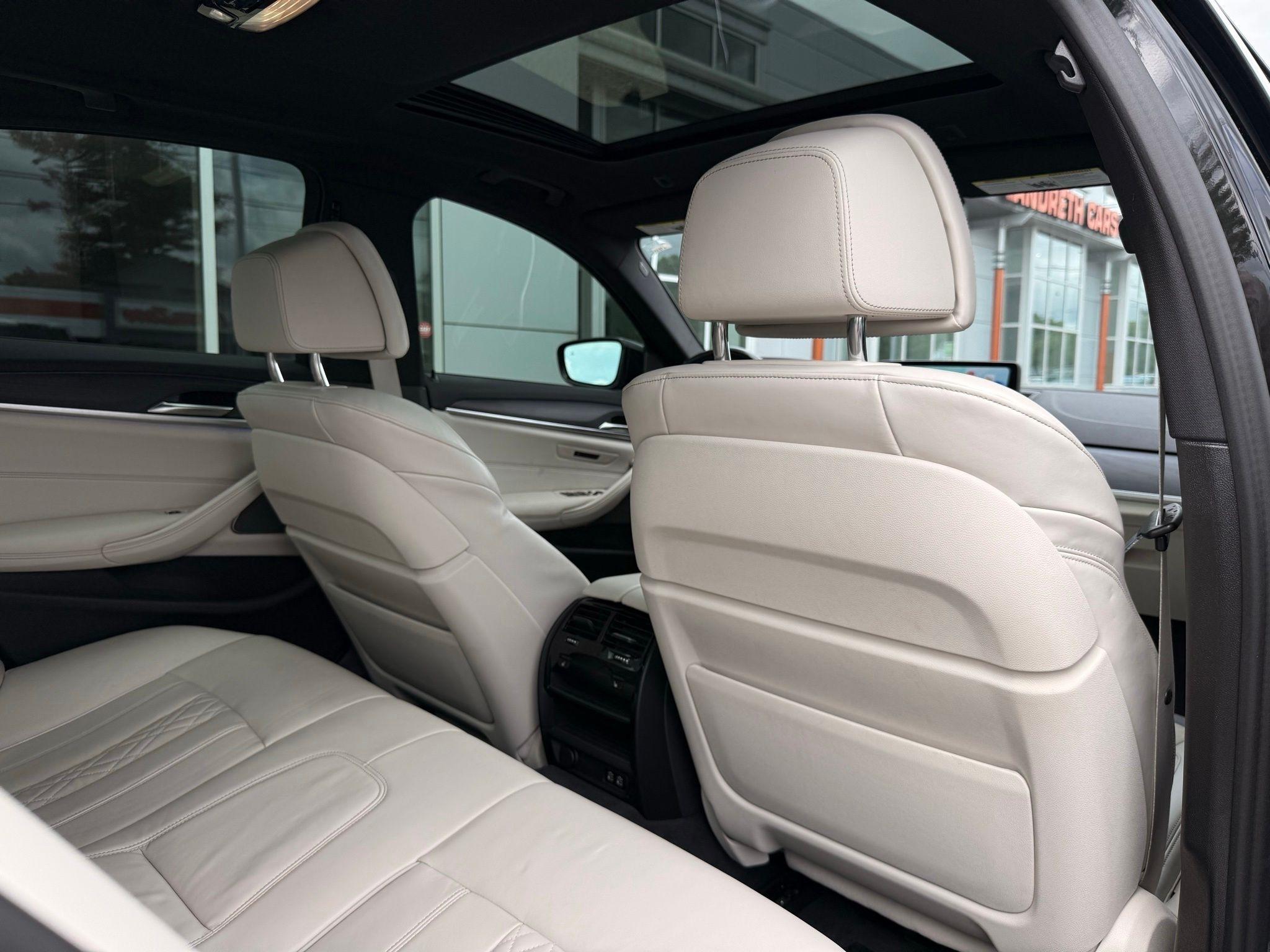 BMW 5-Series  2022