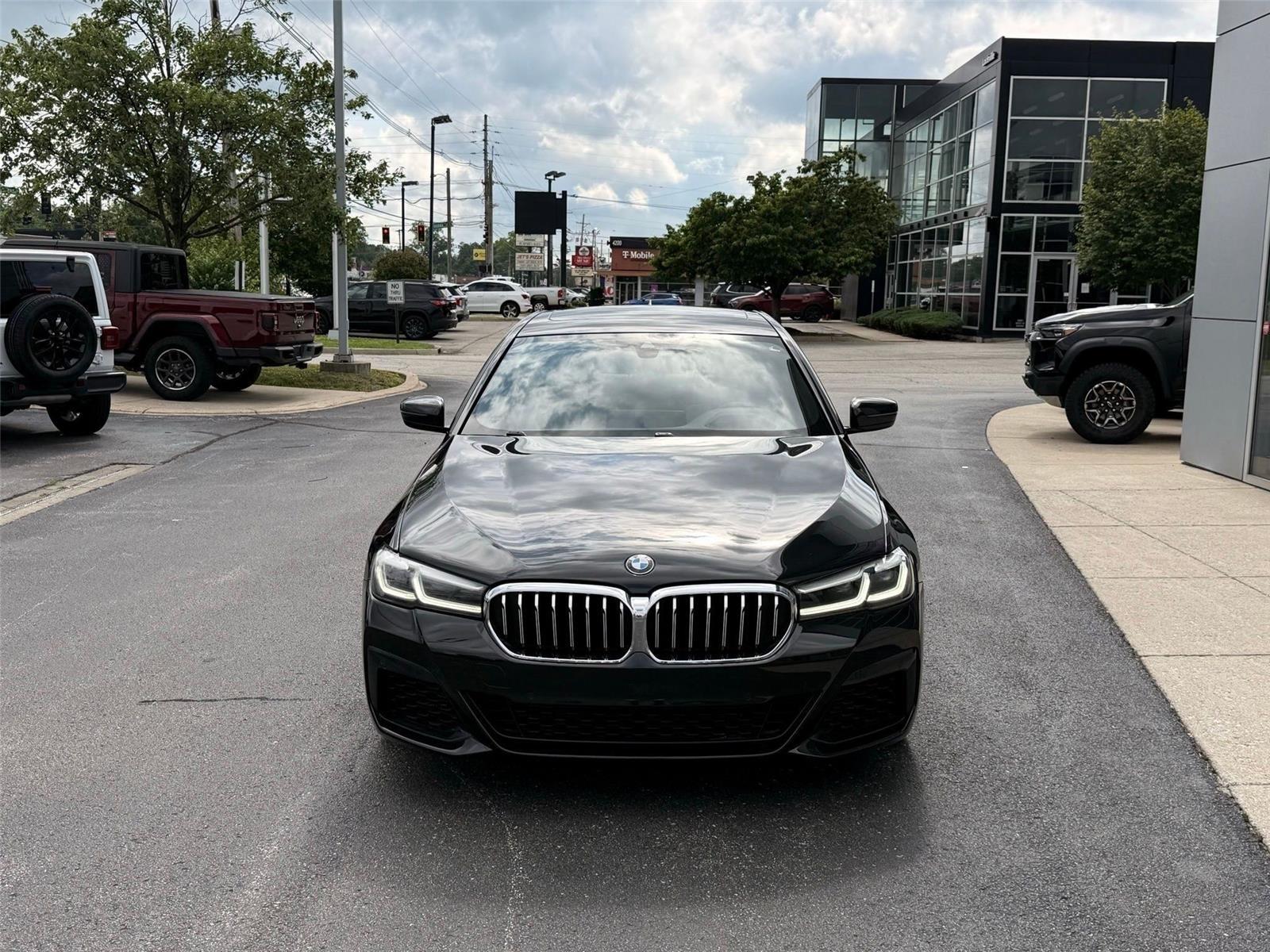 BMW 5-Series  2022