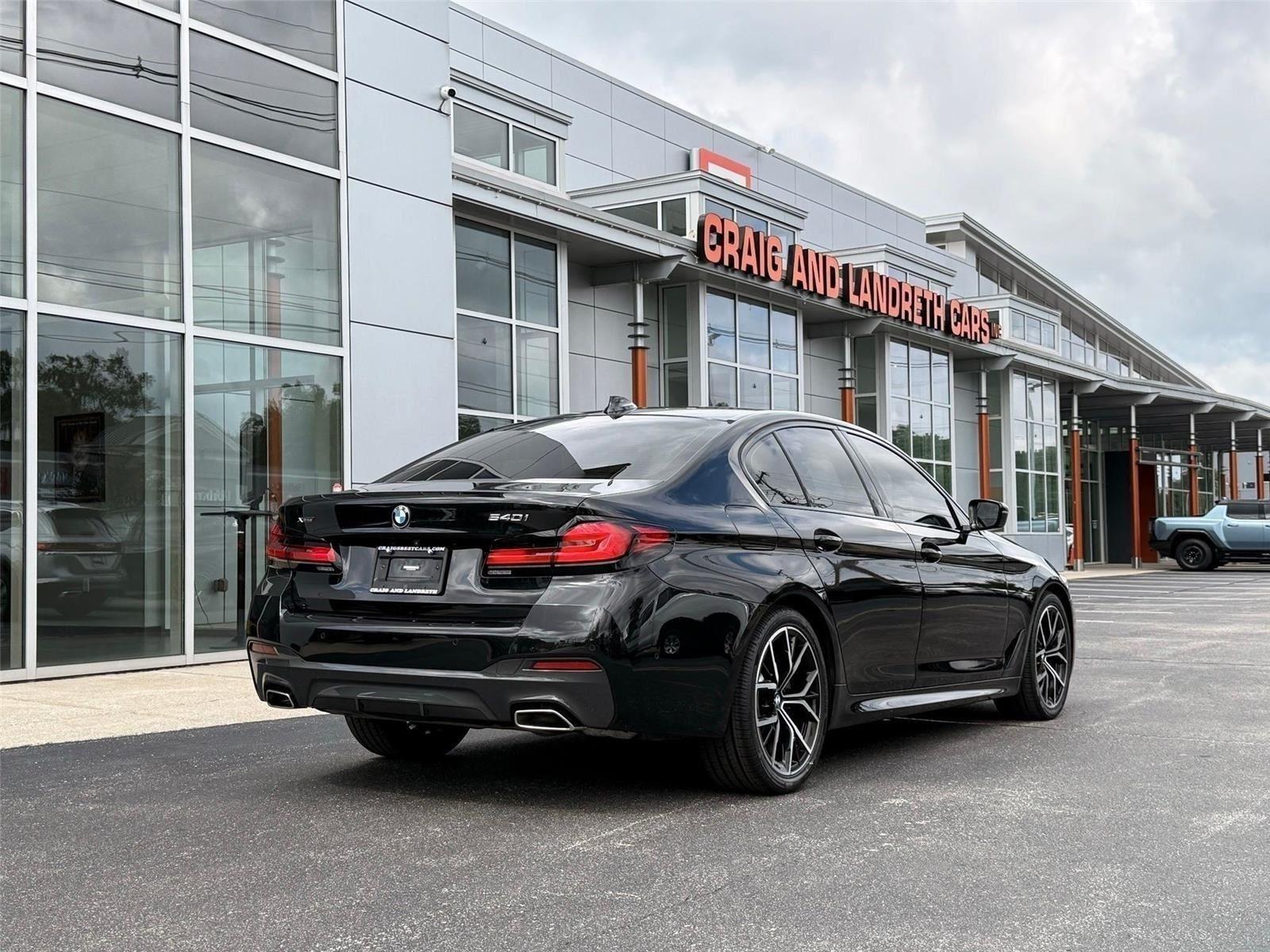 BMW 5-Series  2022