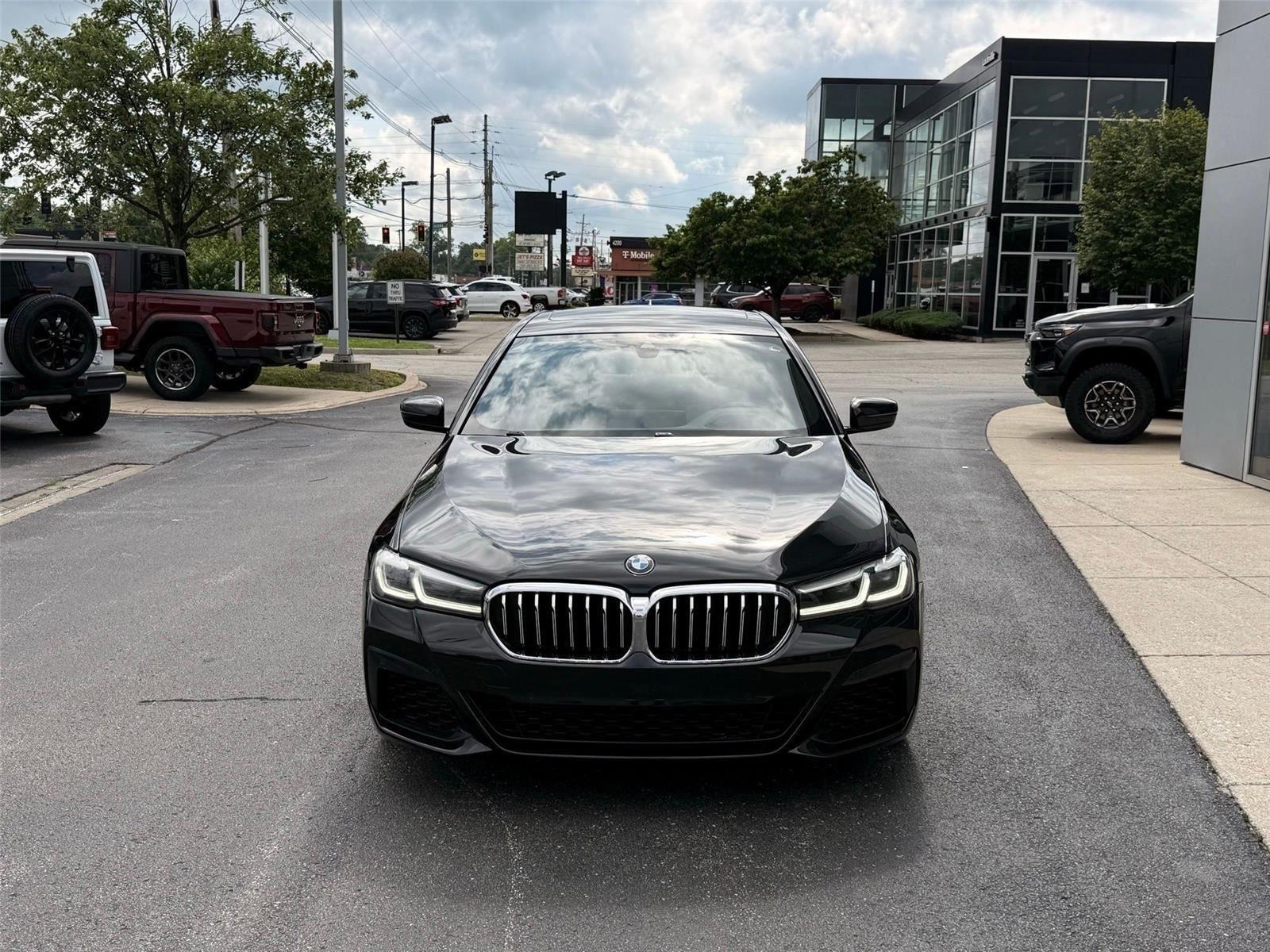 BMW 5-Series  2022