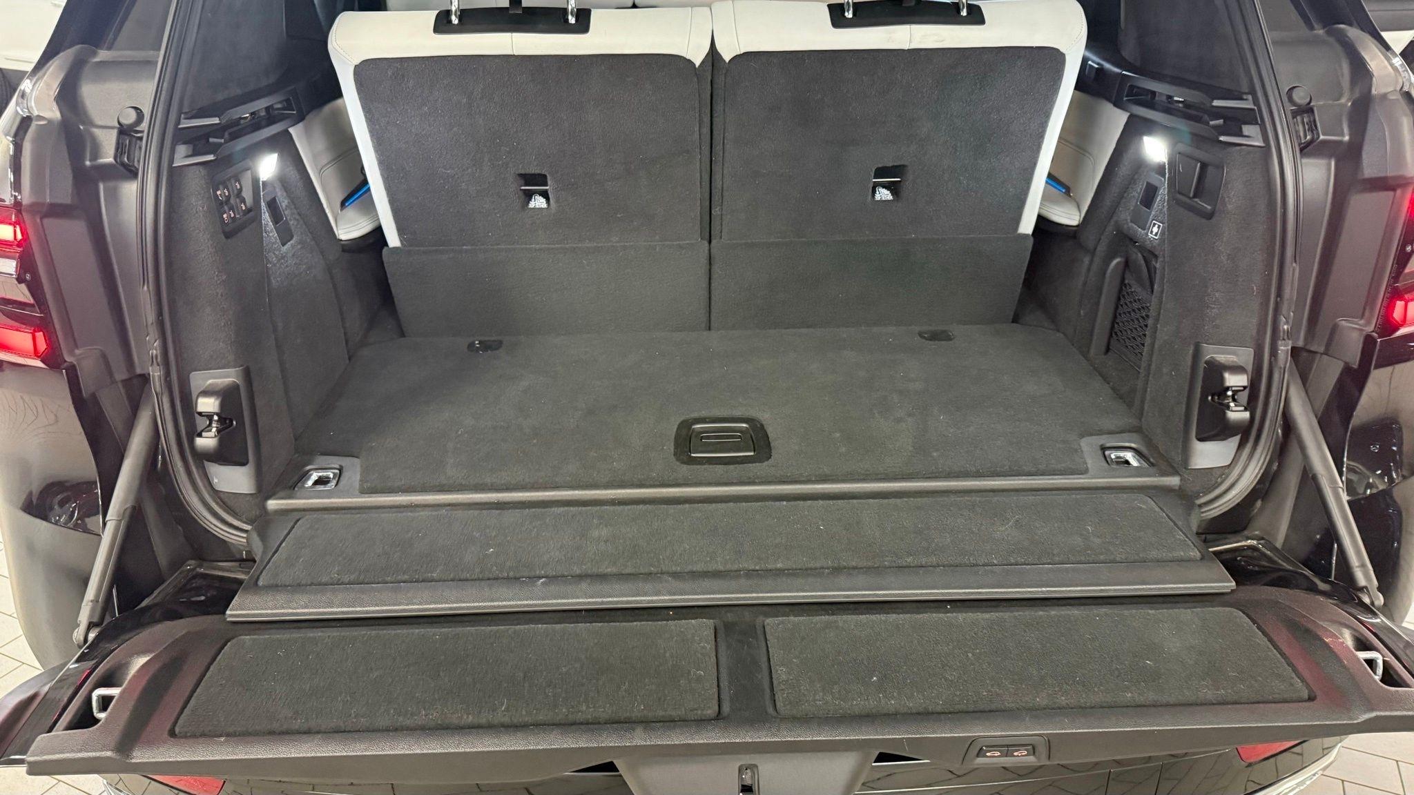 BMW X7  2024
