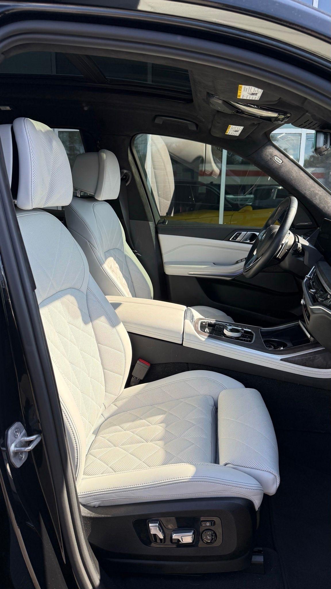 BMW X7  2024