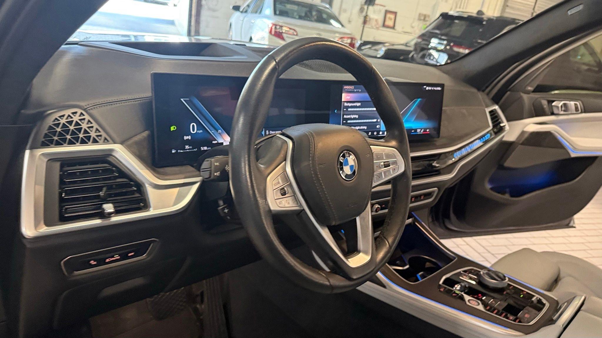 BMW X7  2024