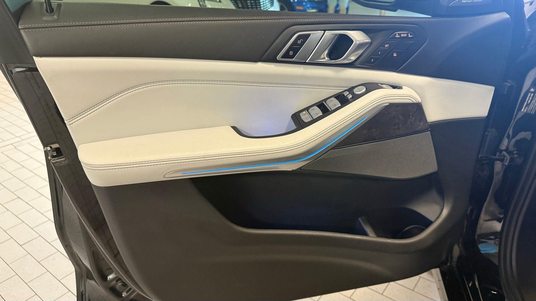 BMW X7  2024
