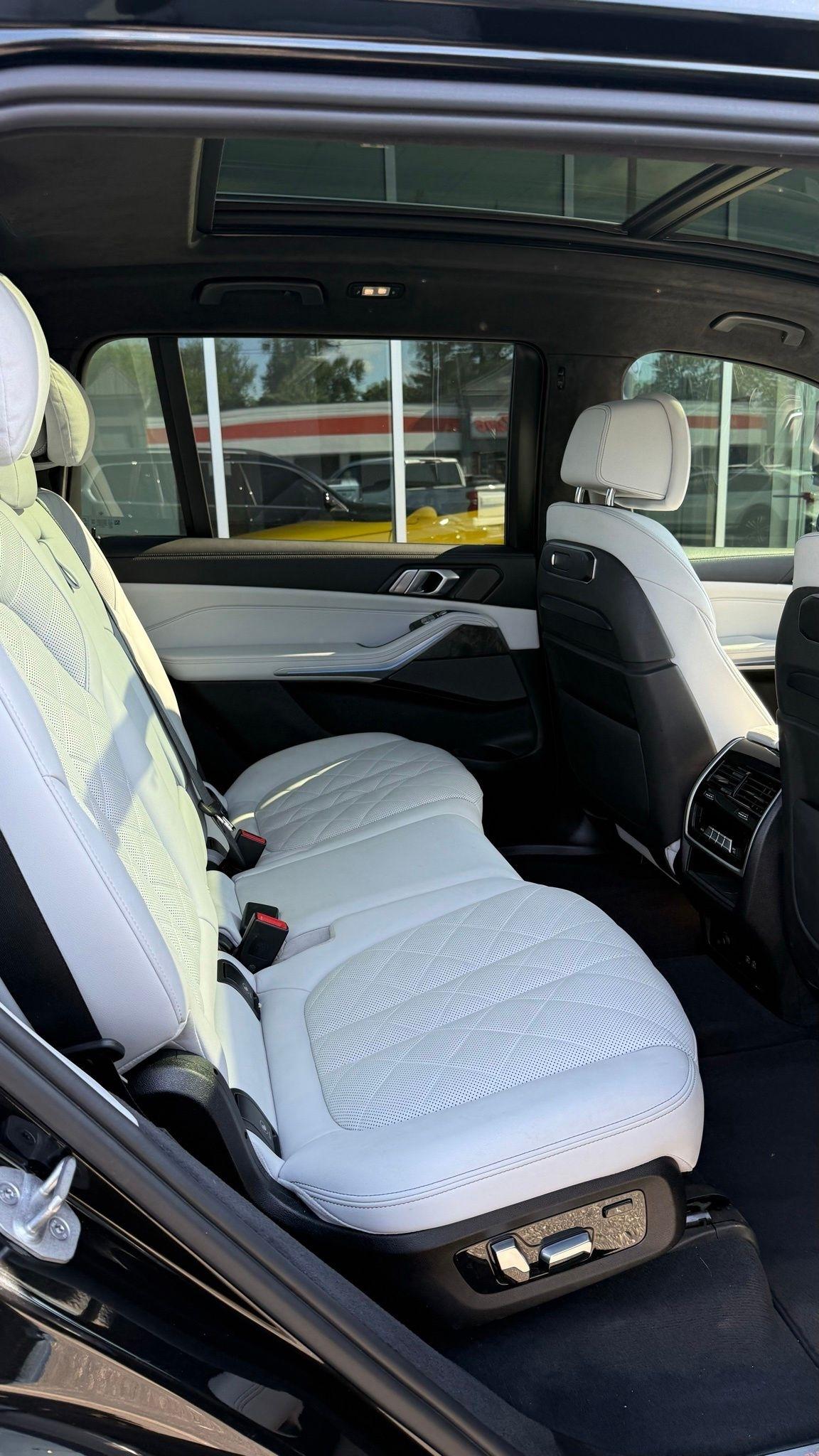 BMW X7  2024