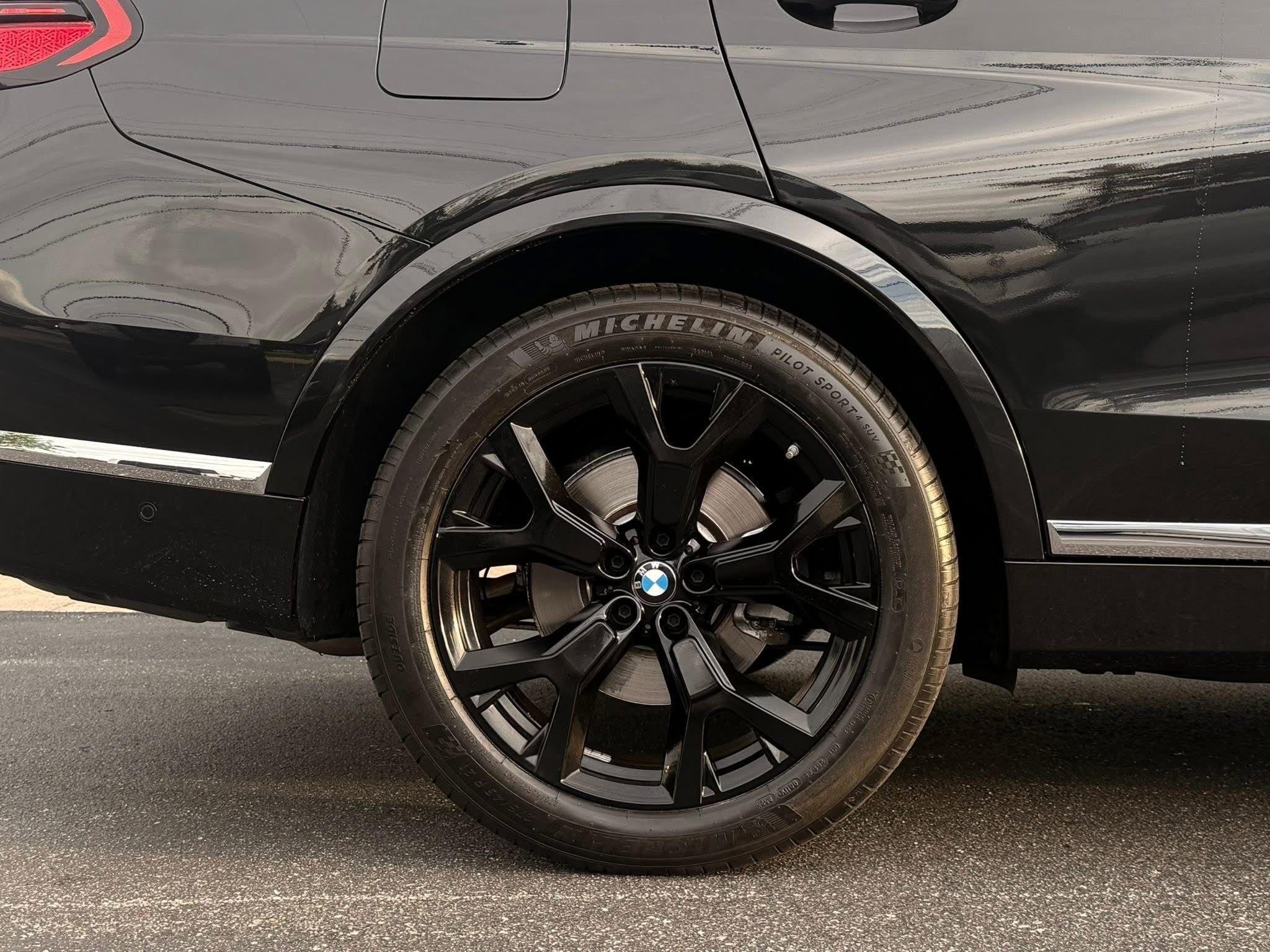 BMW X7  2024