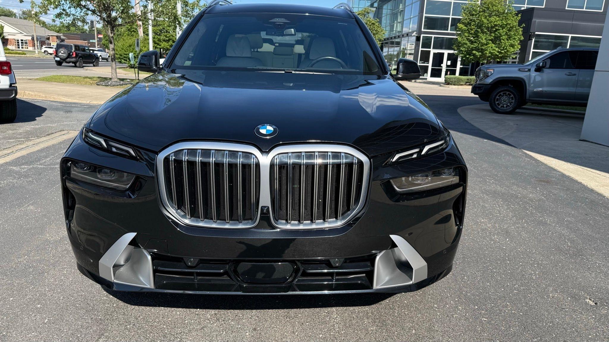 BMW X7  2024