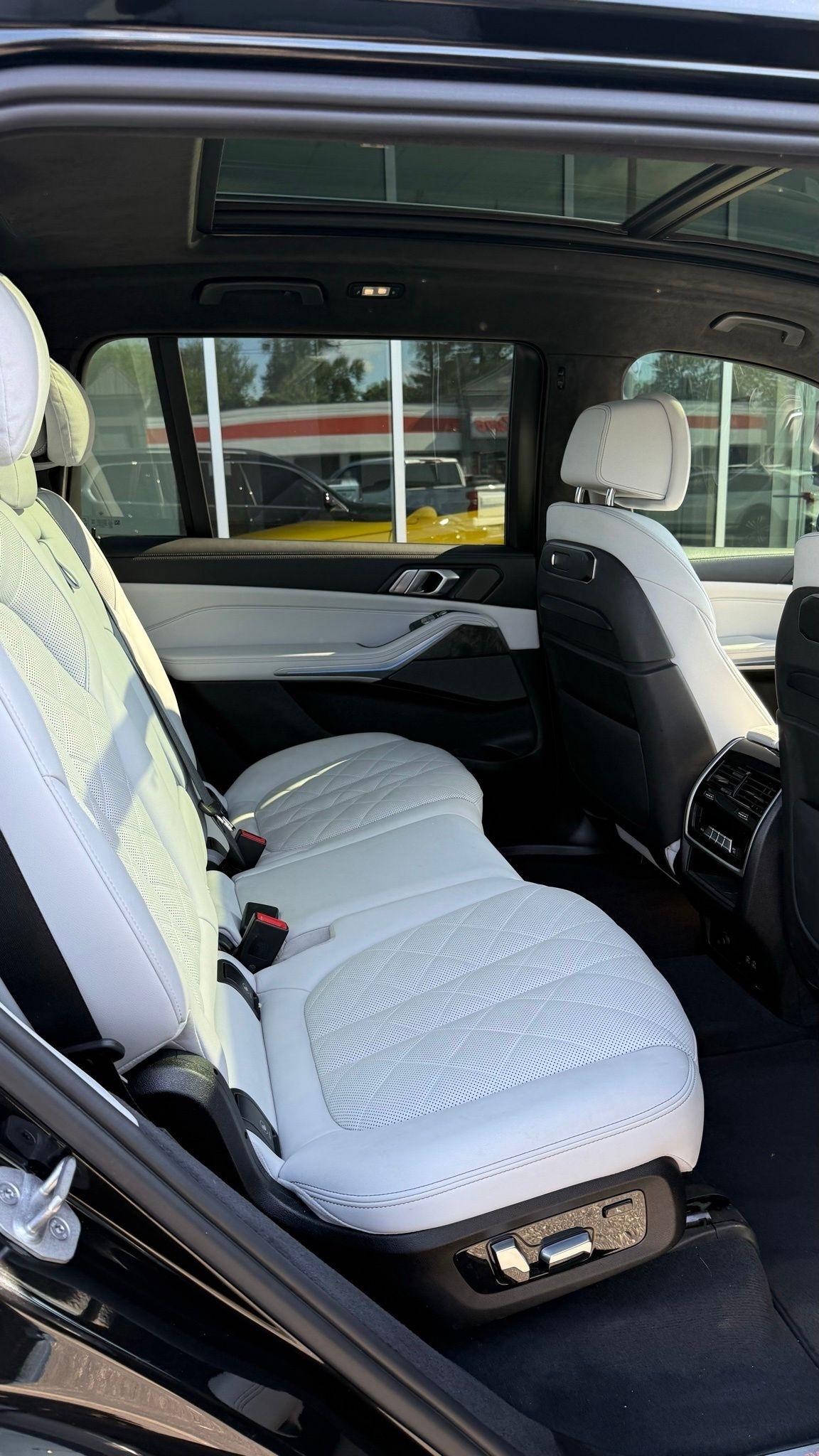 BMW X7  2024