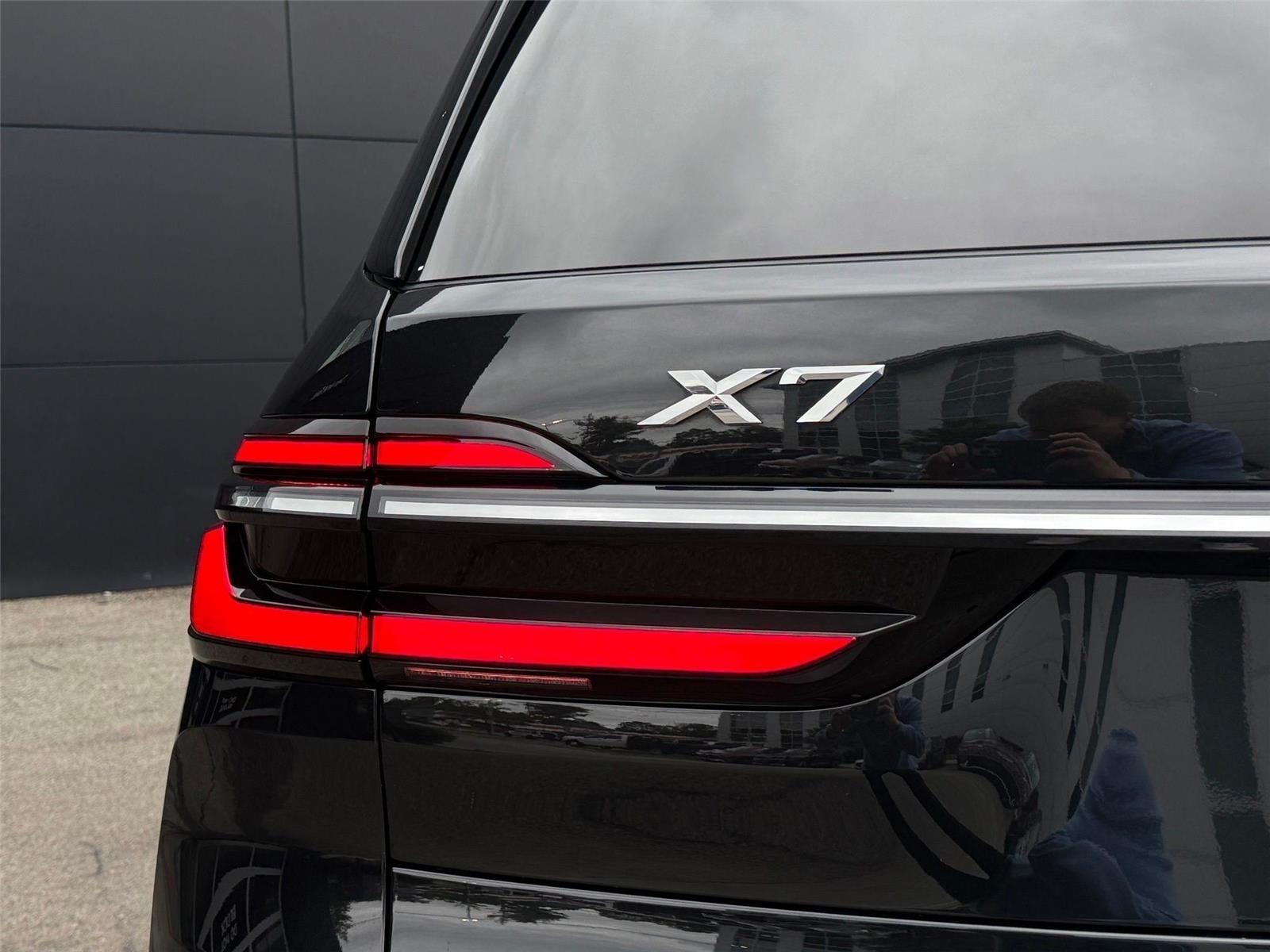 BMW X7  2024