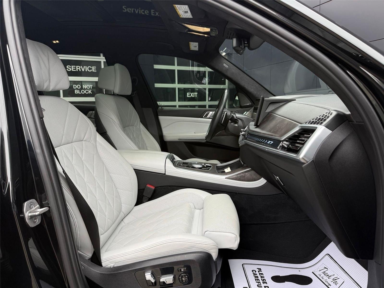 BMW X7  2024
