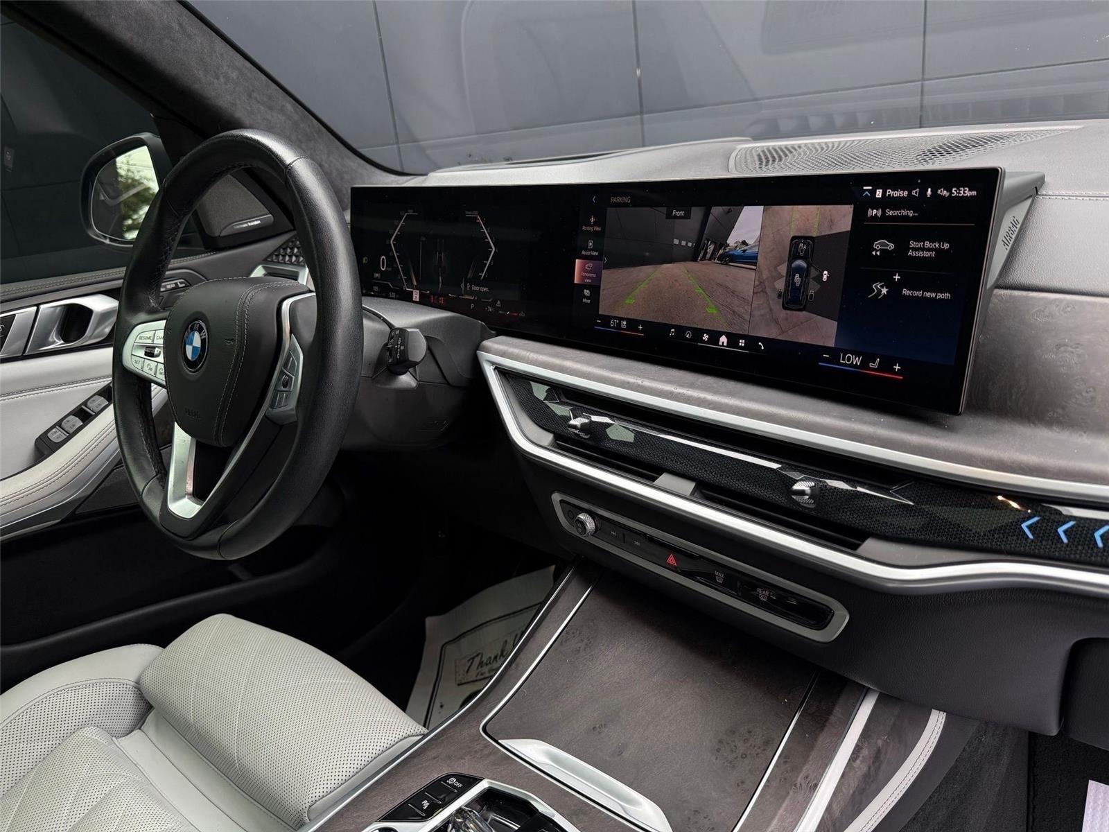 BMW X7  2024