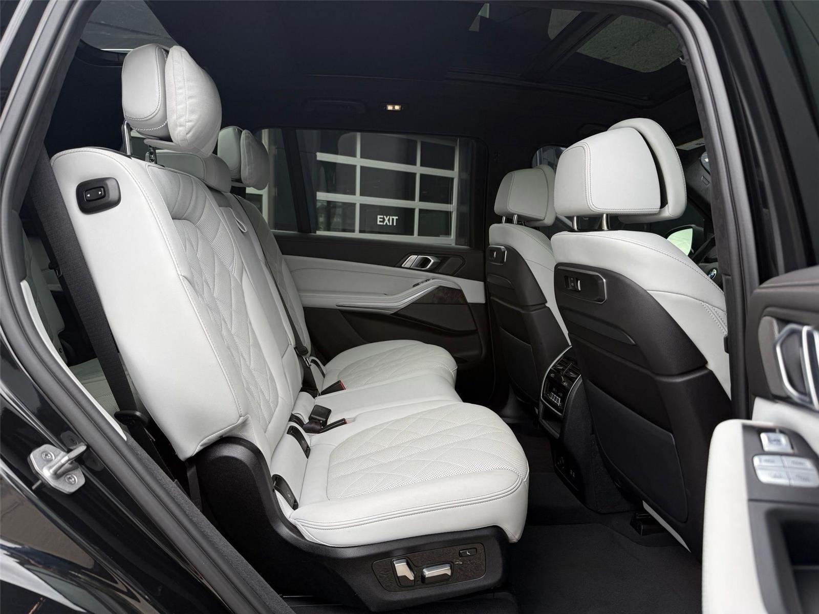 BMW X7  2024