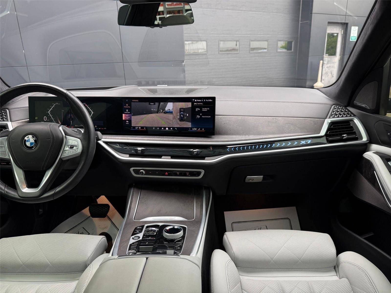 BMW X7  2024