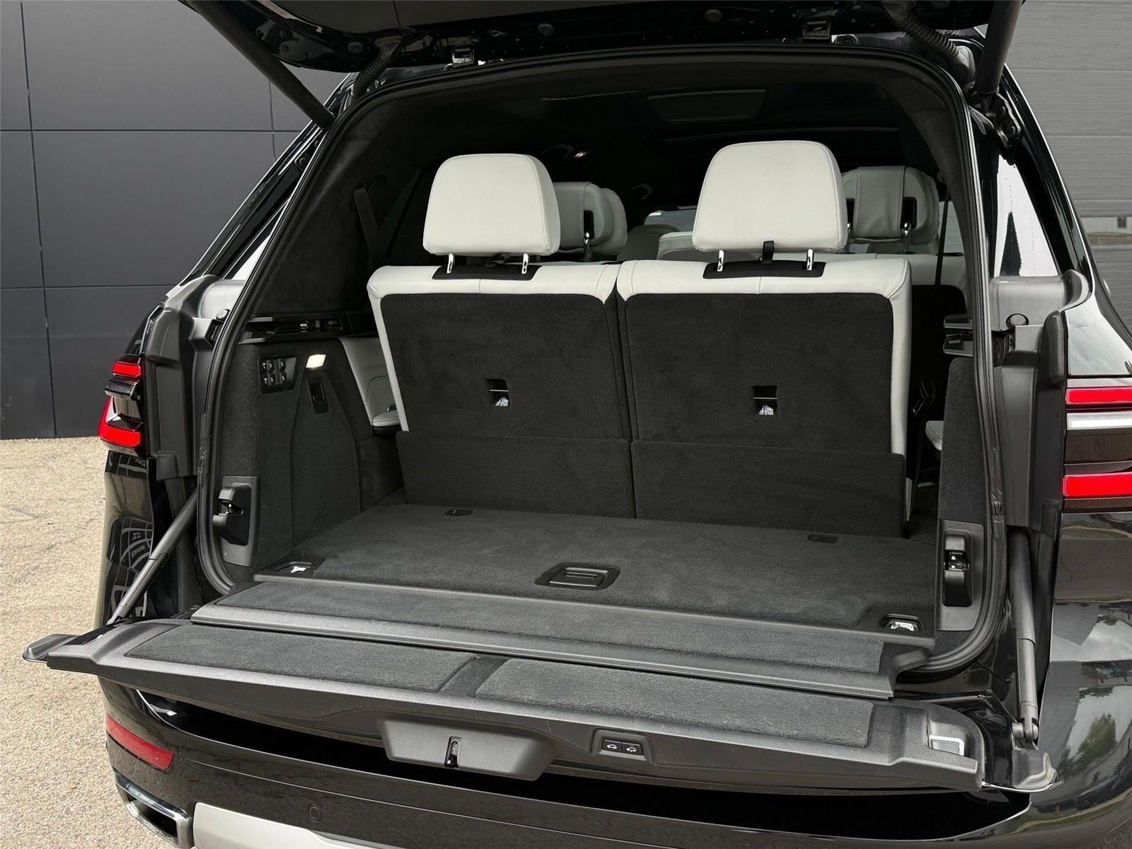 BMW X7  2024