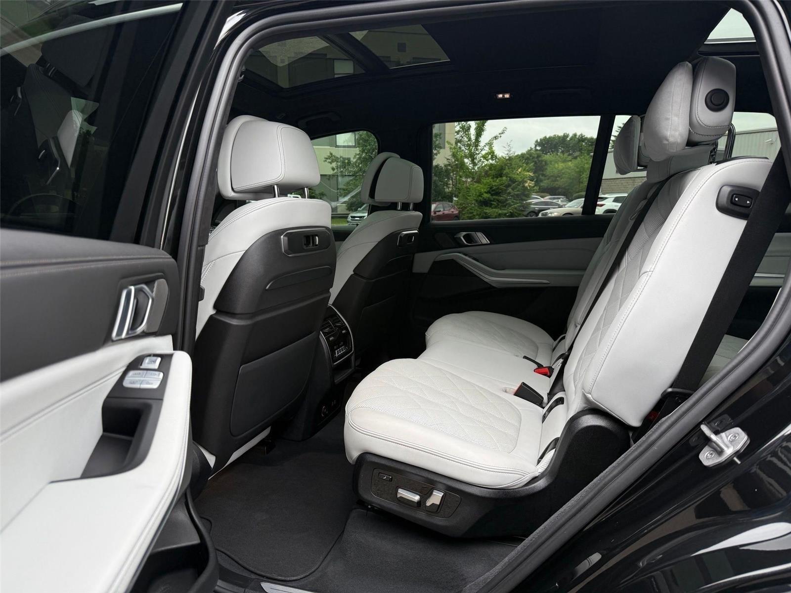 BMW X7  2024