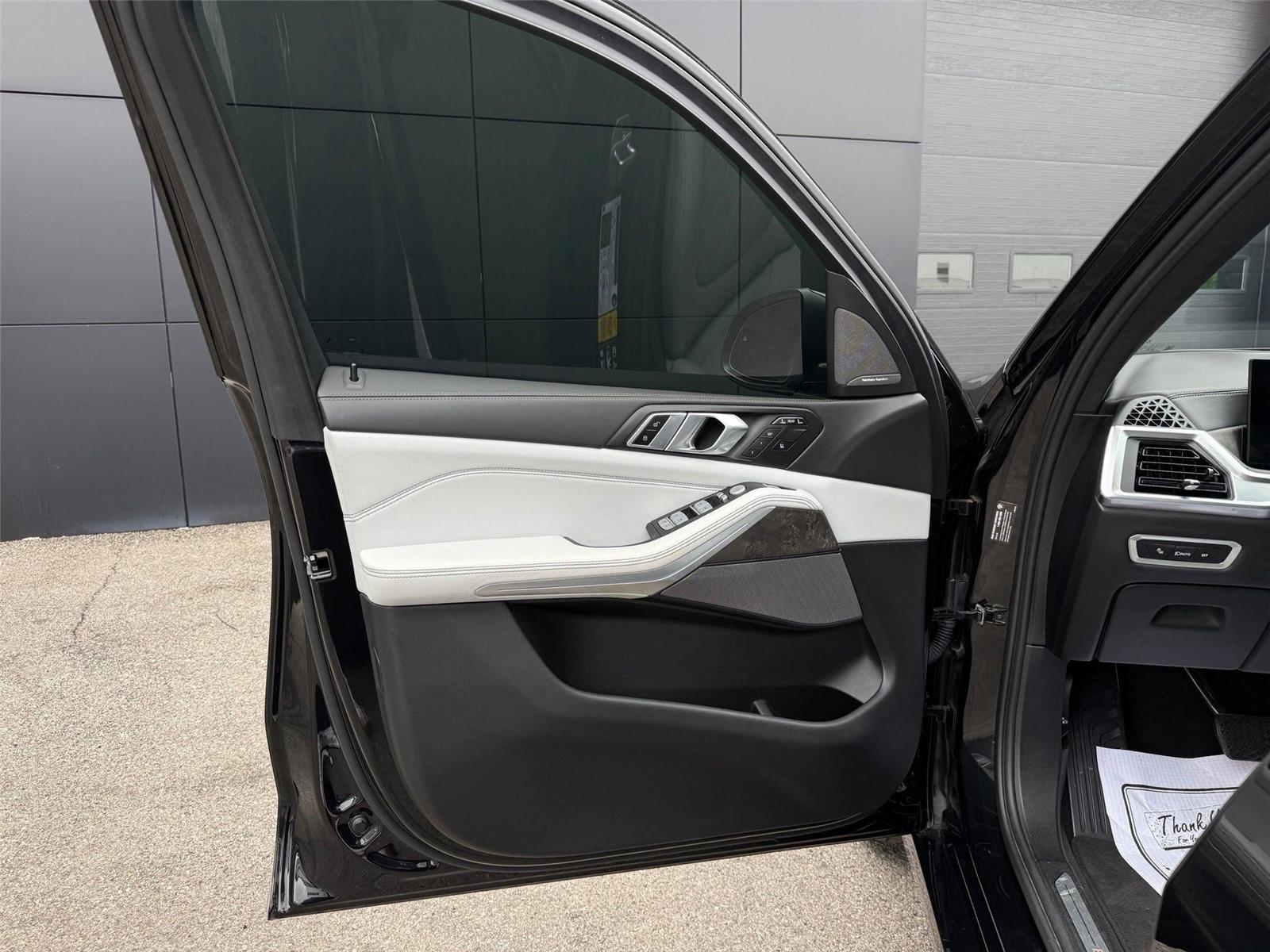 BMW X7  2024