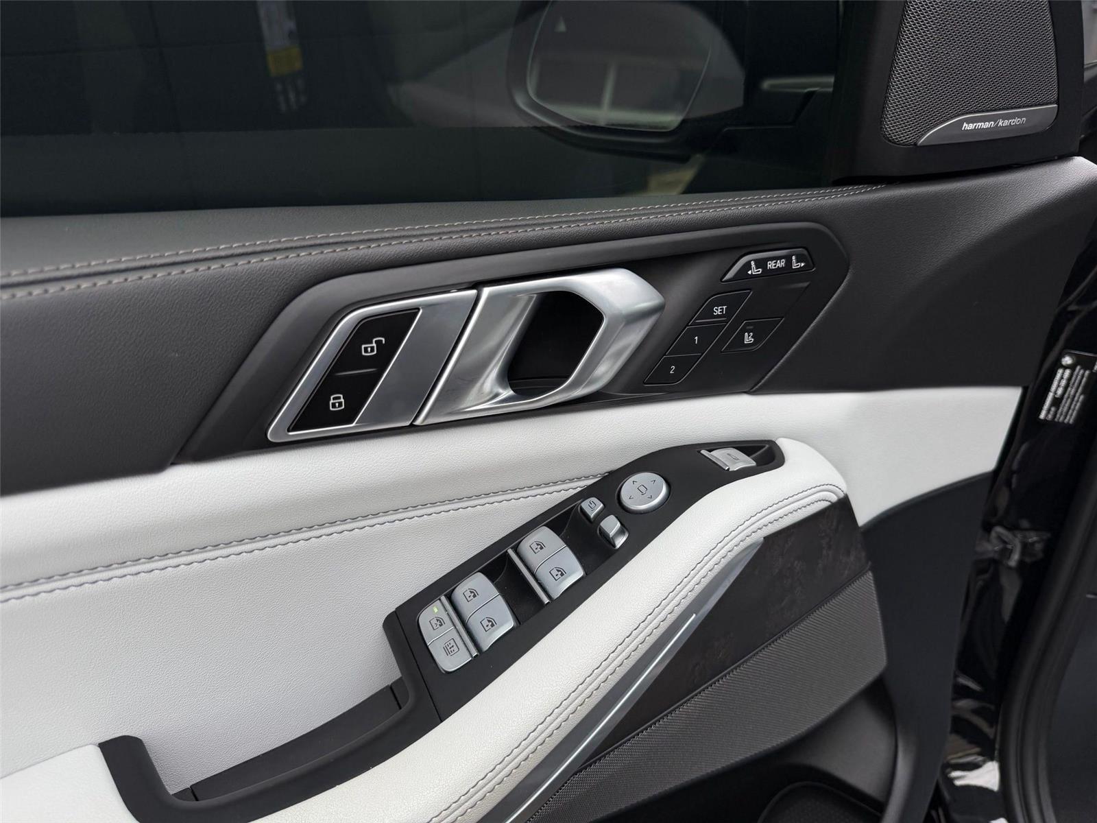 BMW X7  2024