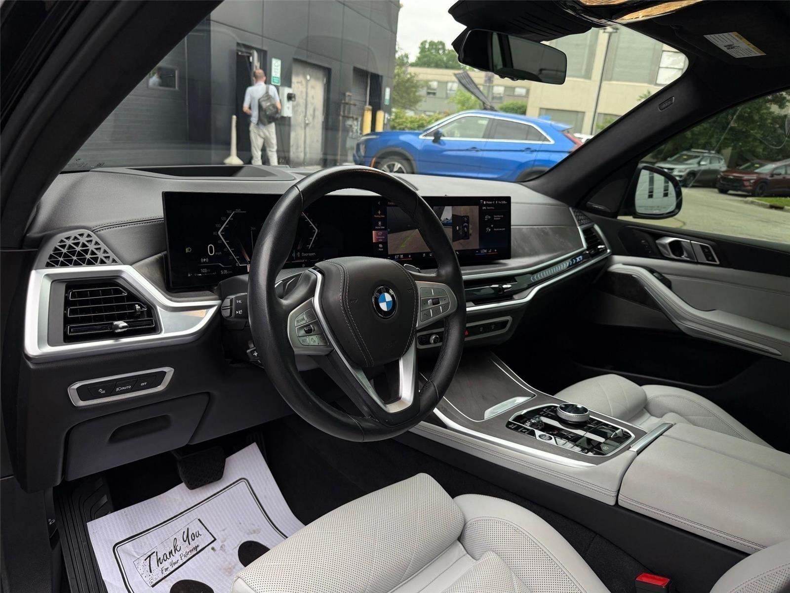 BMW X7  2024