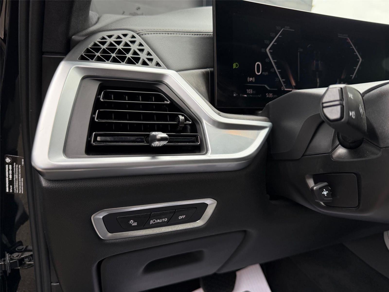 BMW X7  2024