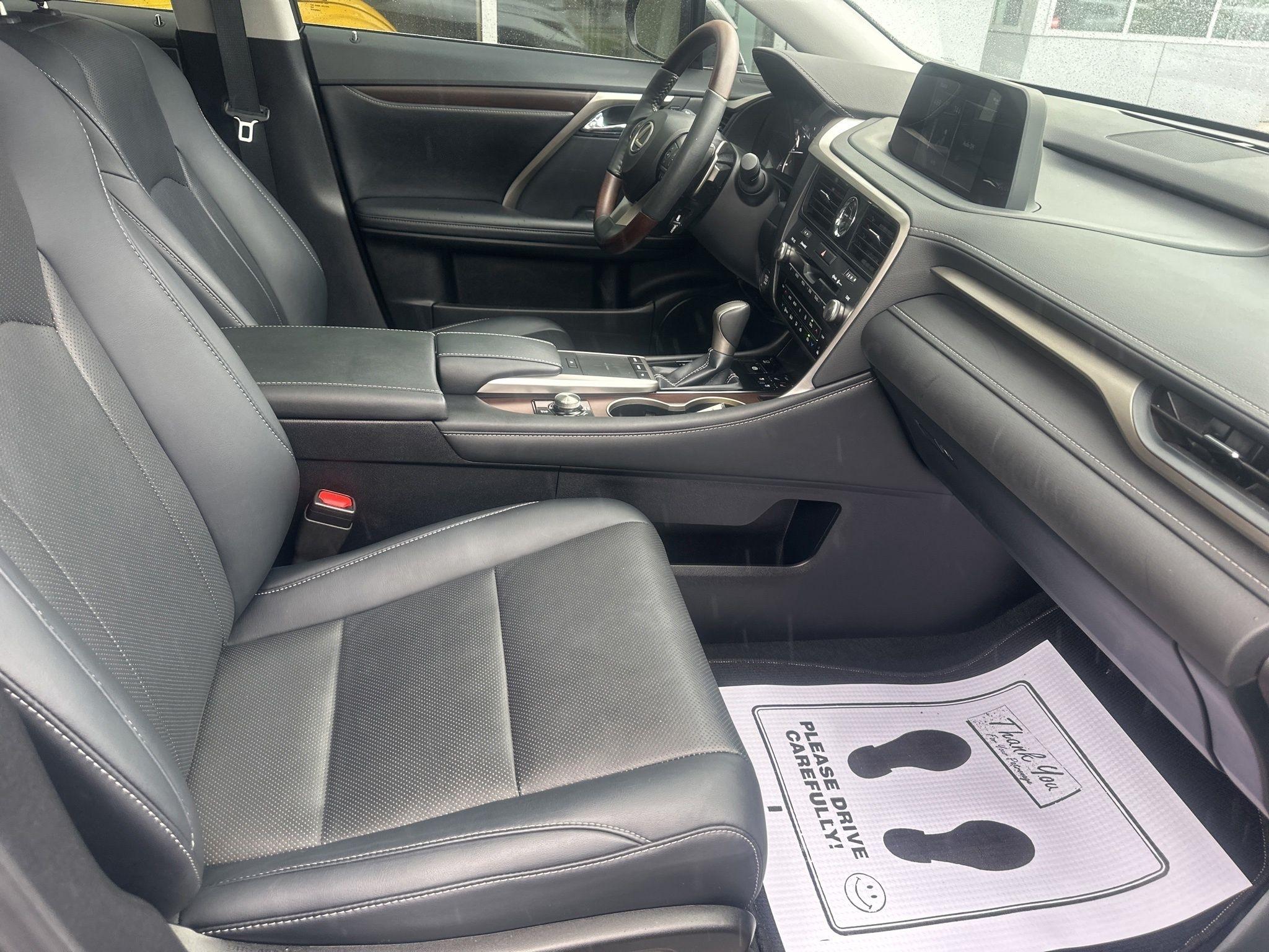 Lexus RX  2021