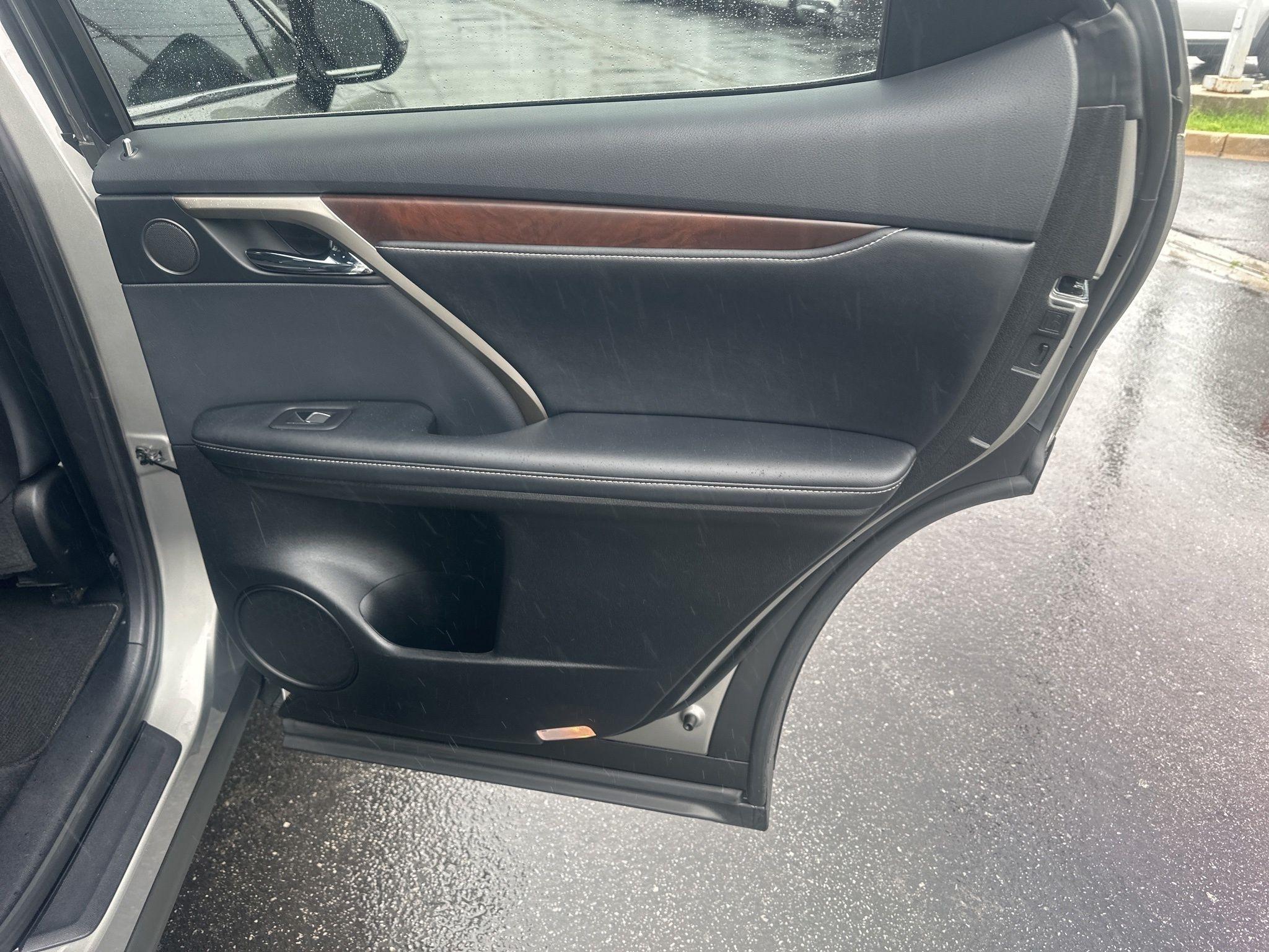 Lexus RX  2021