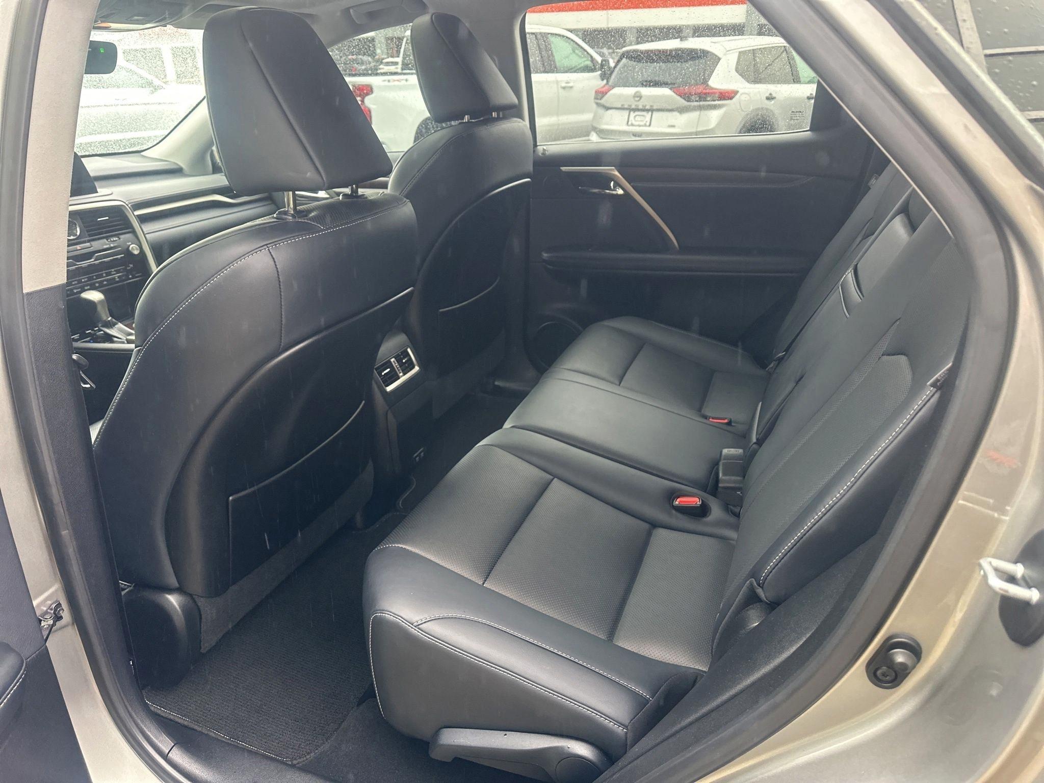 Lexus RX  2021