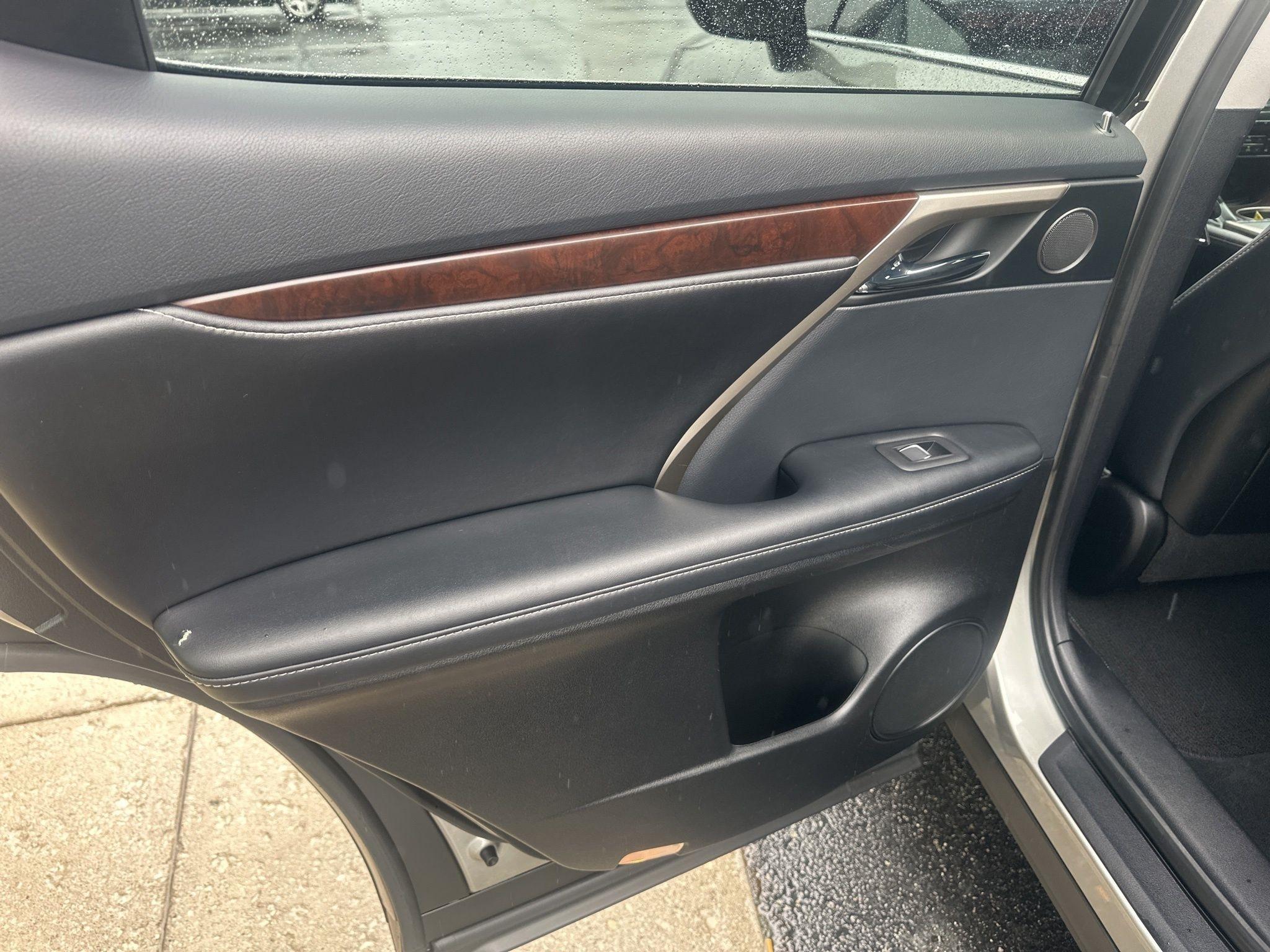 Lexus RX  2021