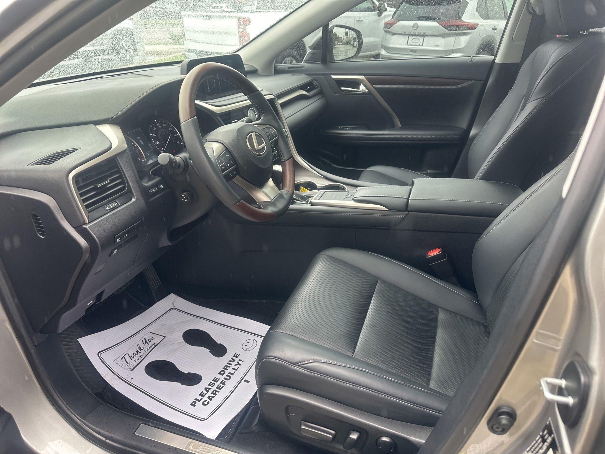 Lexus RX  2021