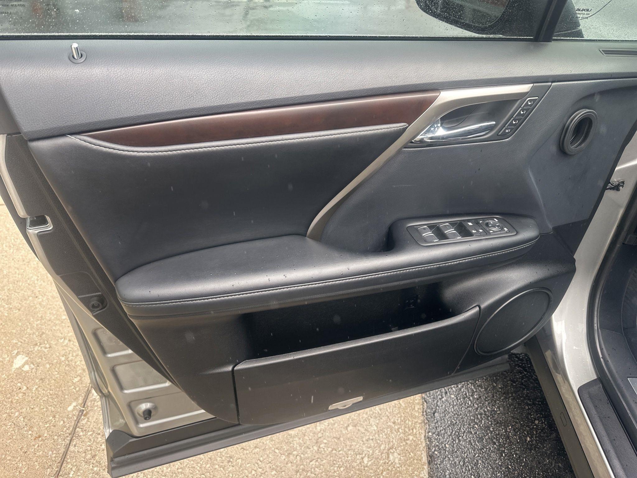 Lexus RX  2021