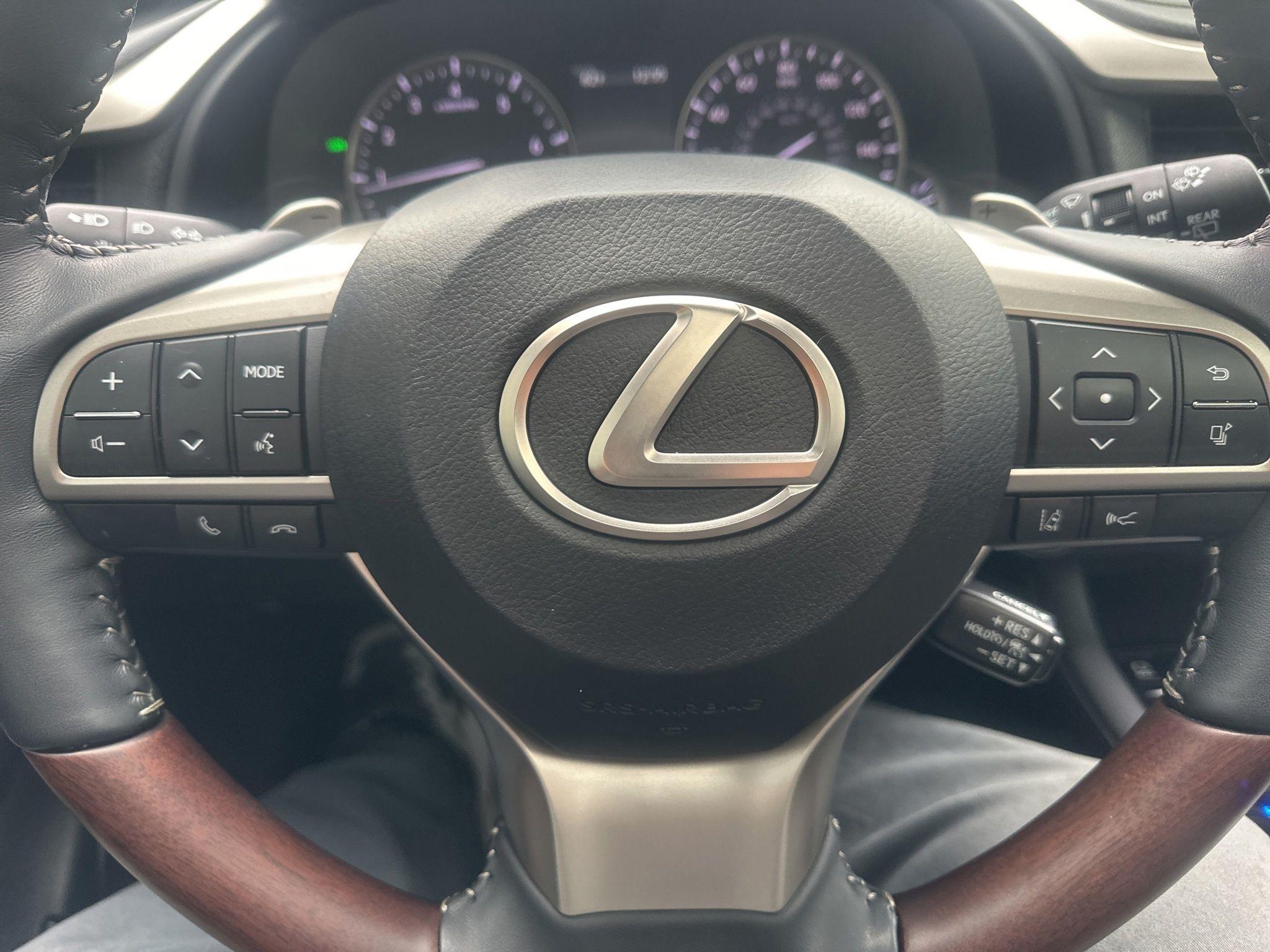 Lexus RX  2021