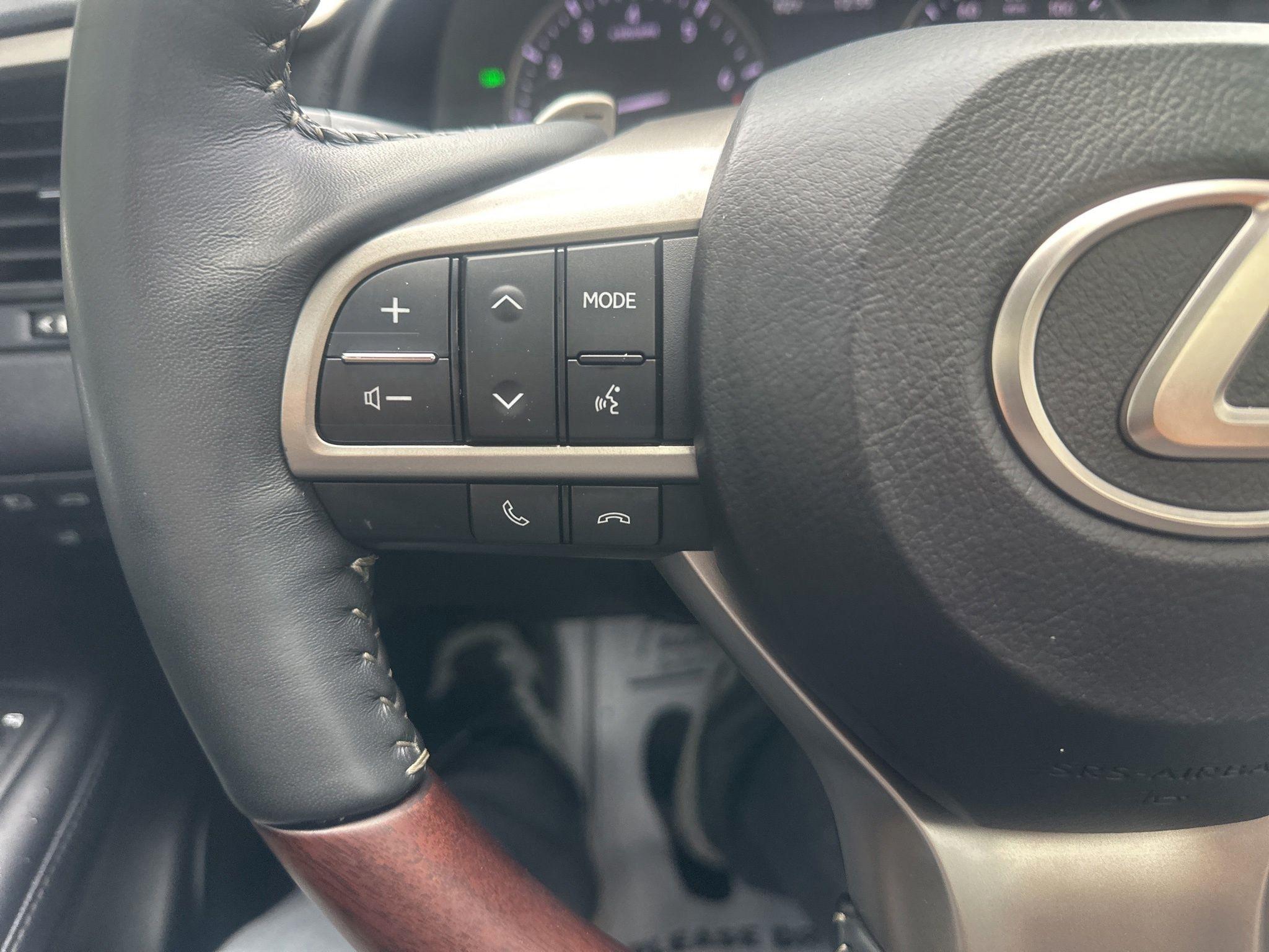 Lexus RX  2021