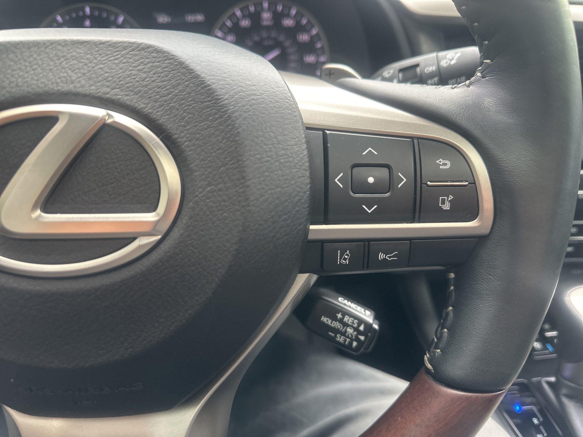 Lexus RX  2021