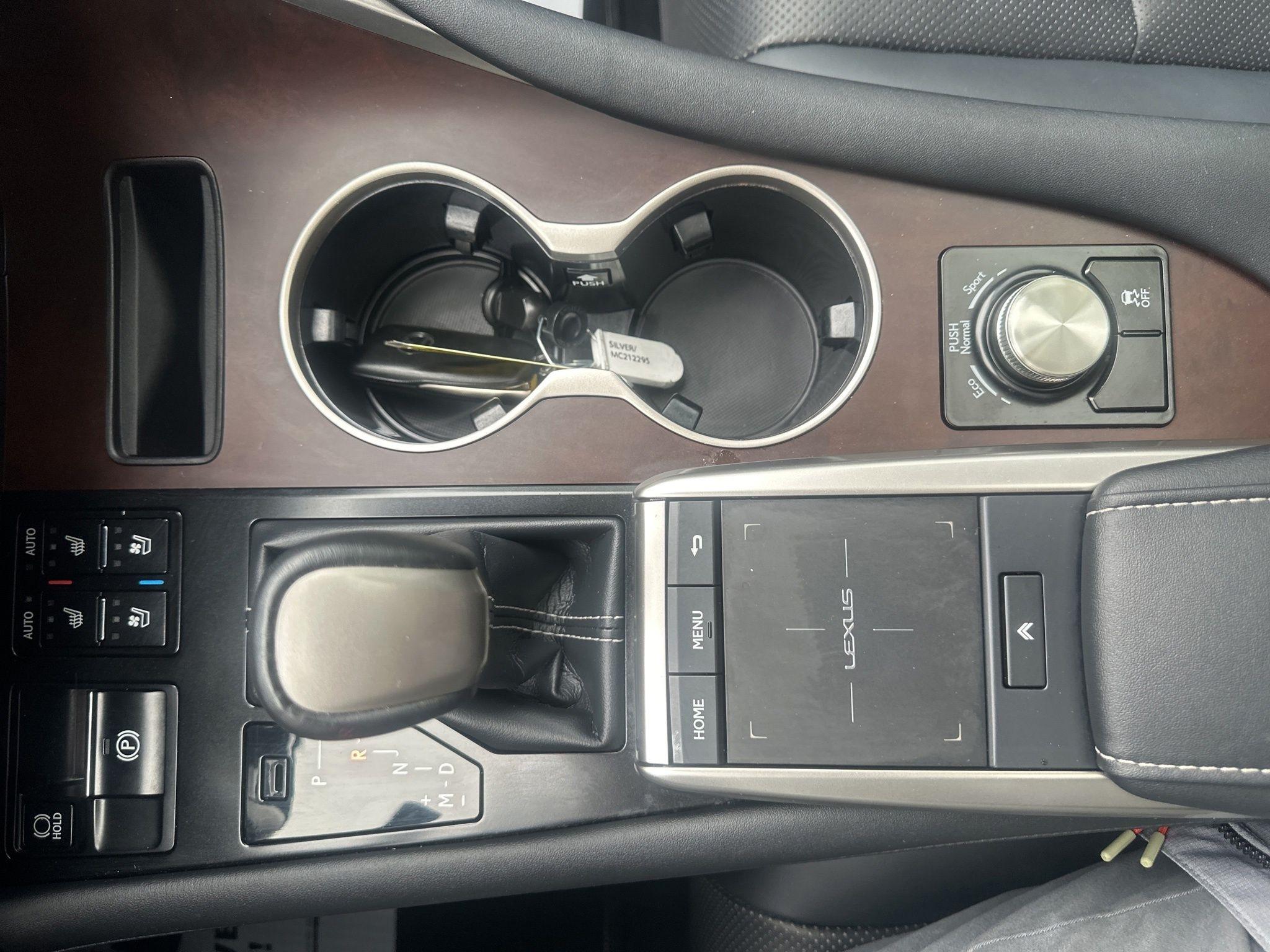 Lexus RX  2021