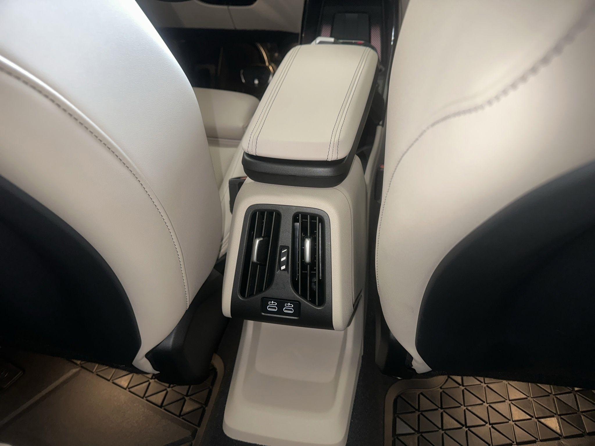 BMW X1  2025