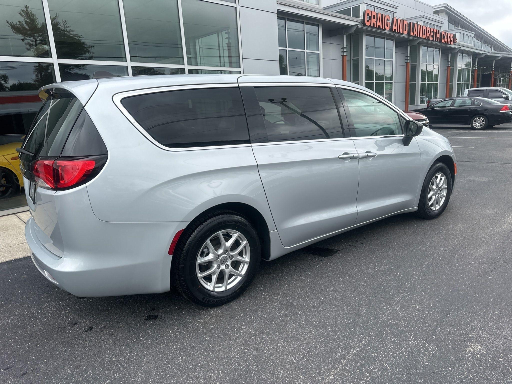 Chrysler Voyager  2024