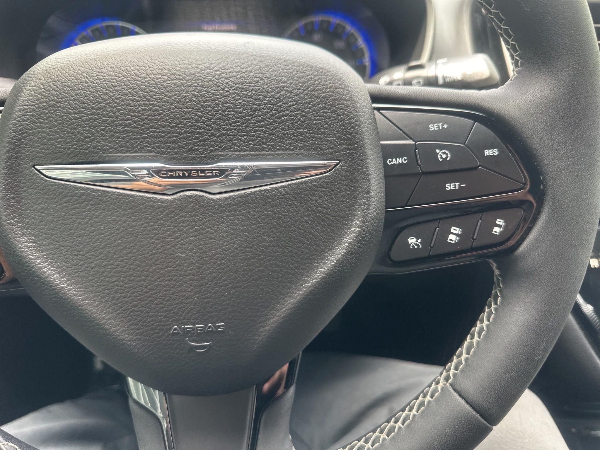 Chrysler Pacifica  2022