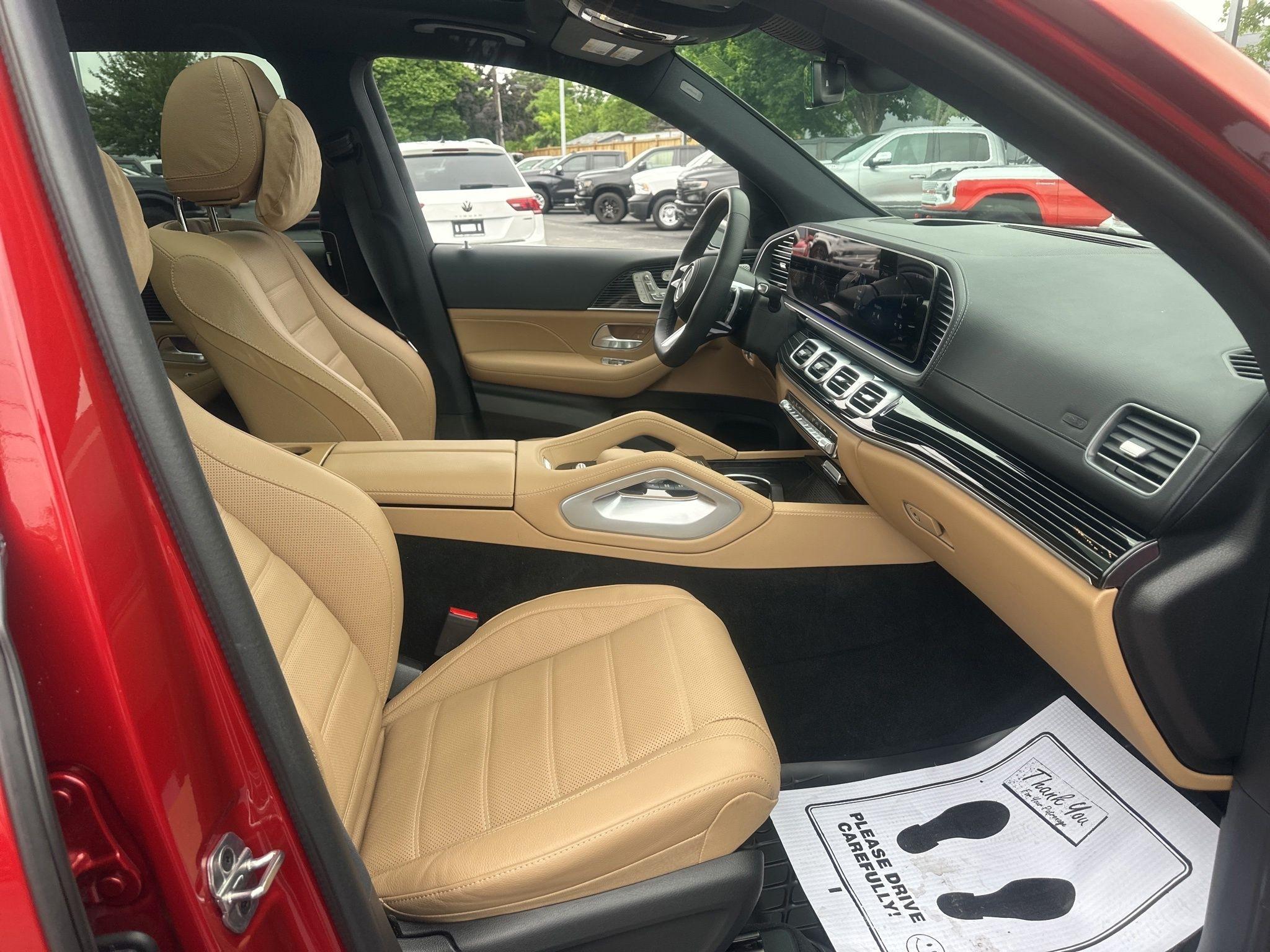 Mercedes-Benz GLS  2025