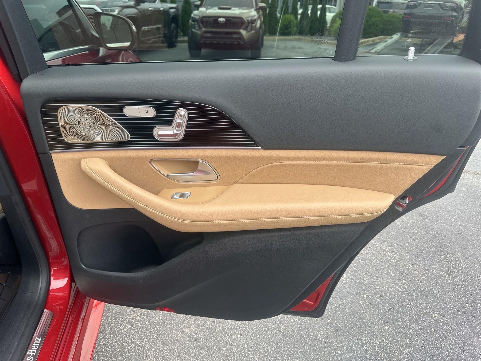 Mercedes-Benz GLS  2025