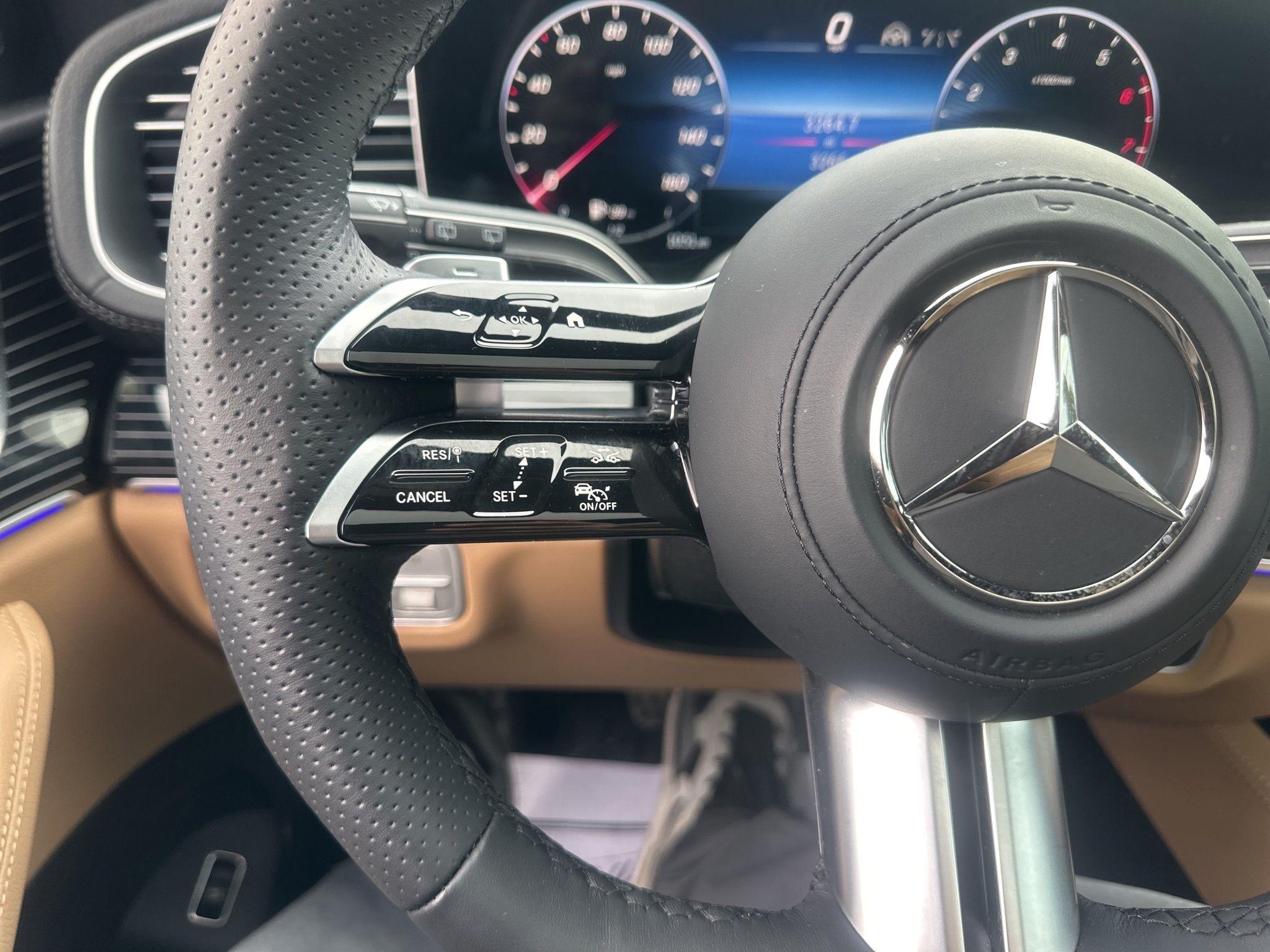 Mercedes-Benz GLS  2025