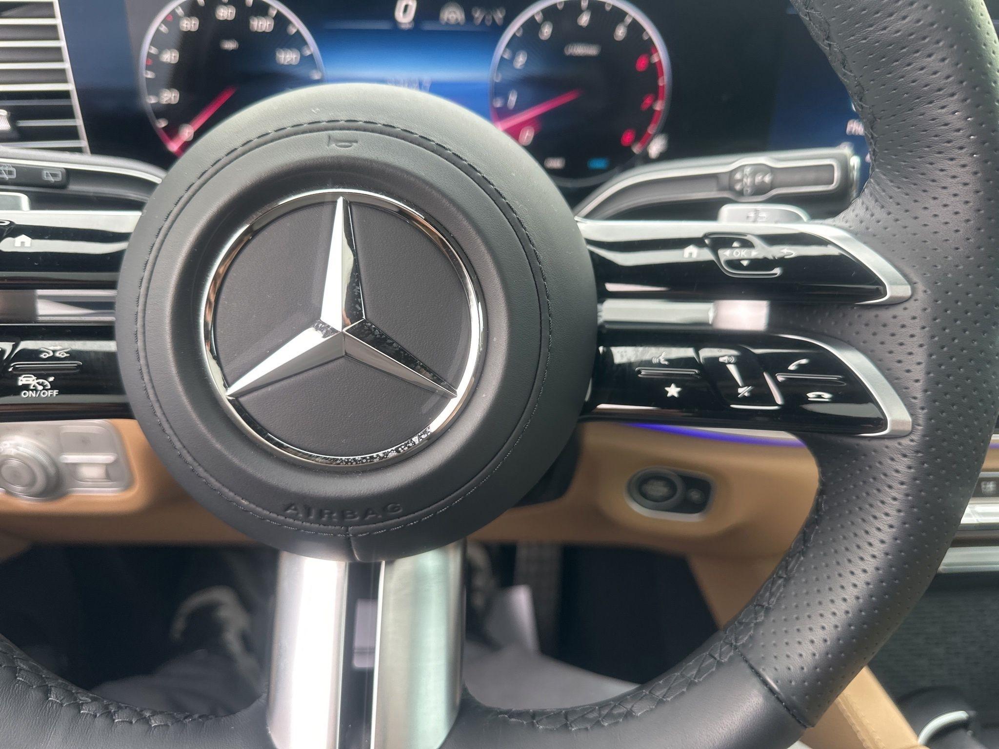 Mercedes-Benz GLS  2025