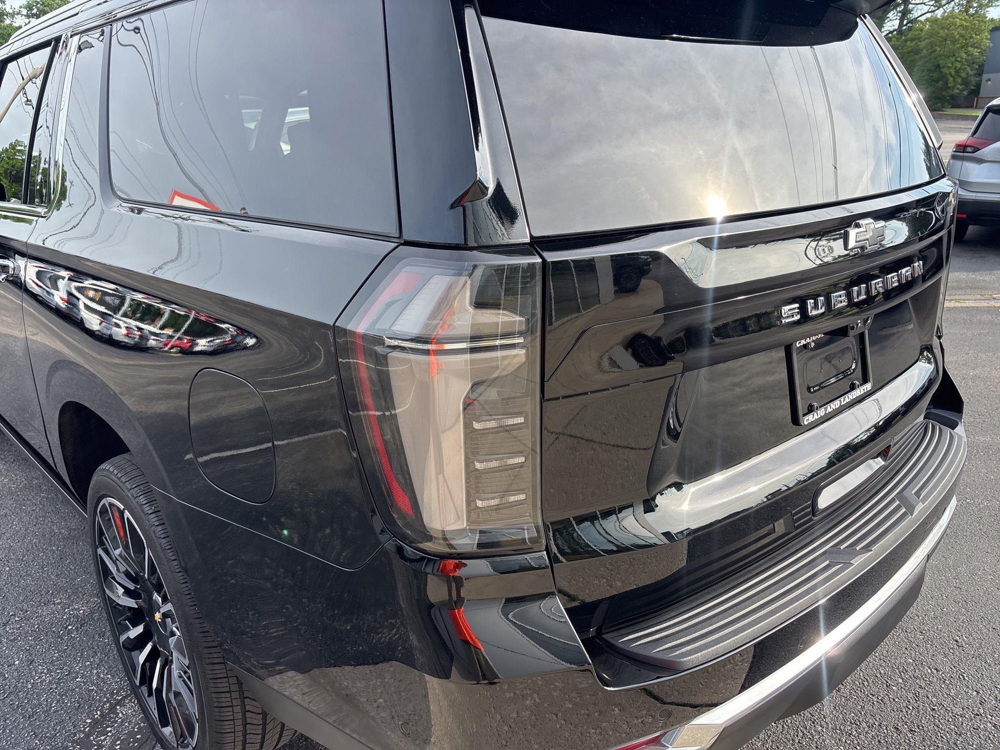 Chevrolet Suburban  2025
