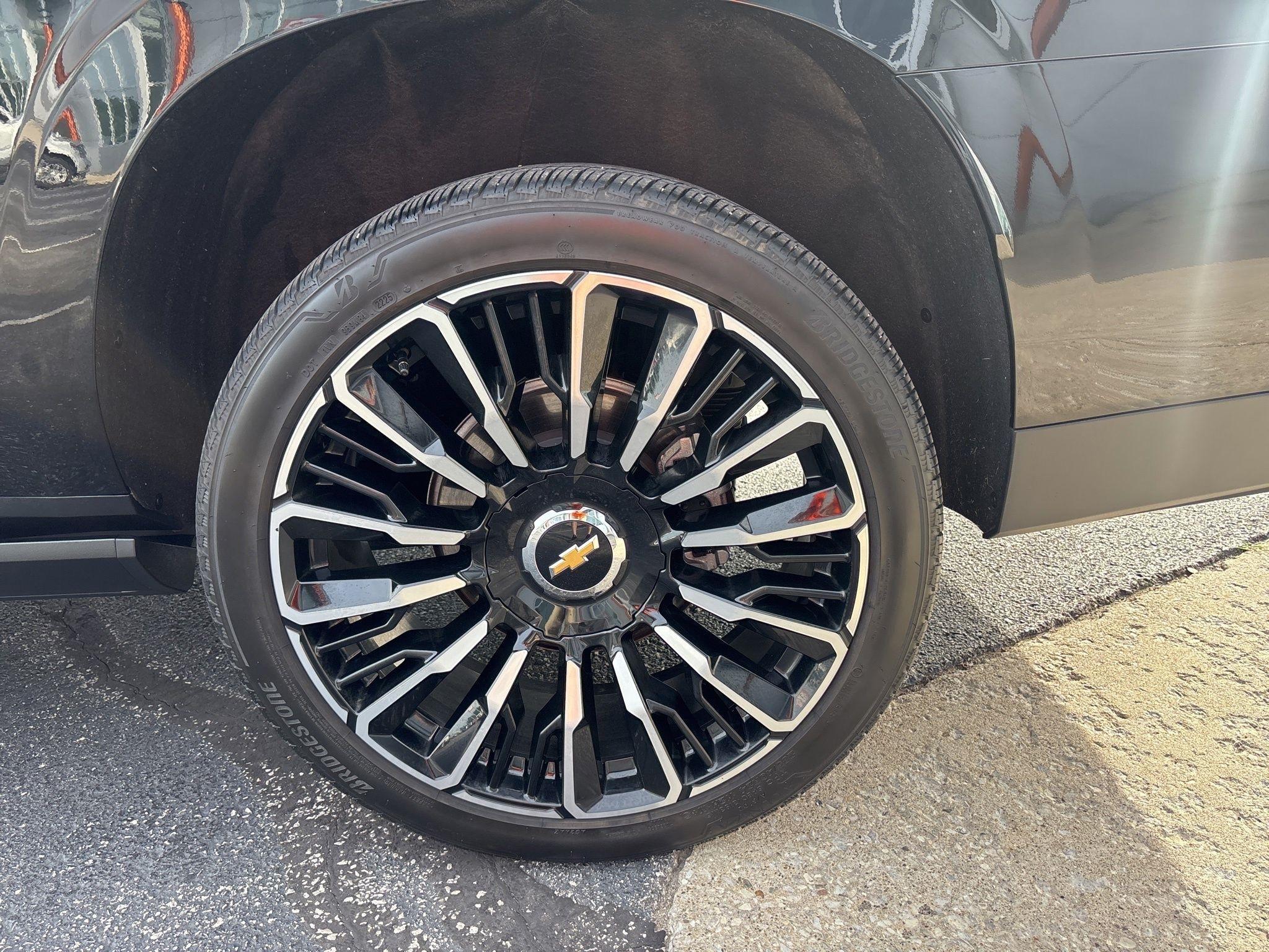 Chevrolet Suburban  2025