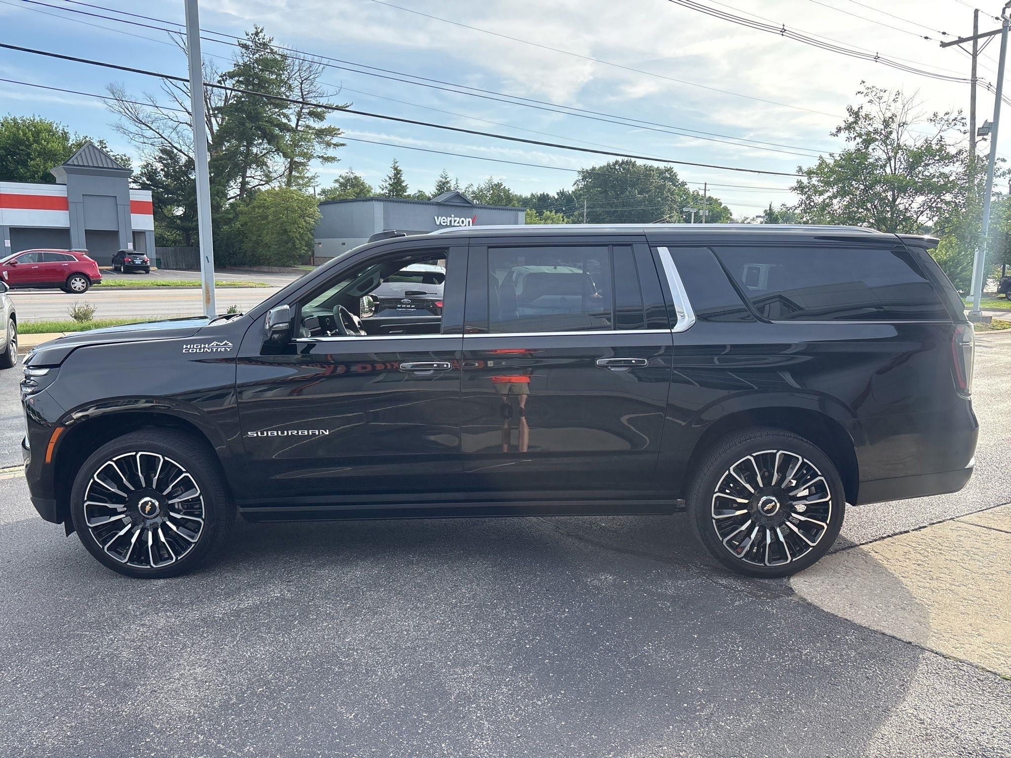 Chevrolet Suburban  2025
