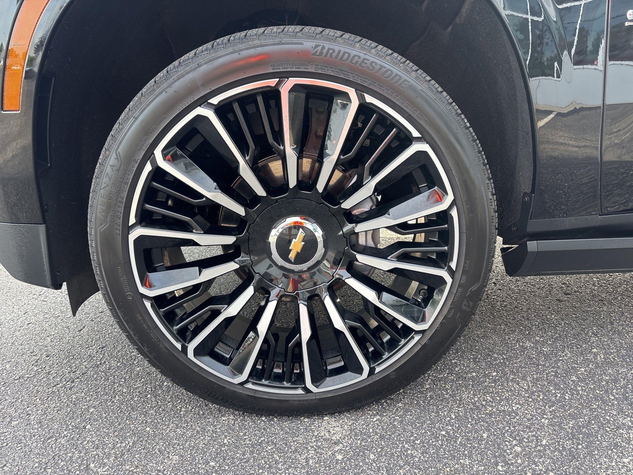 Chevrolet Suburban  2025
