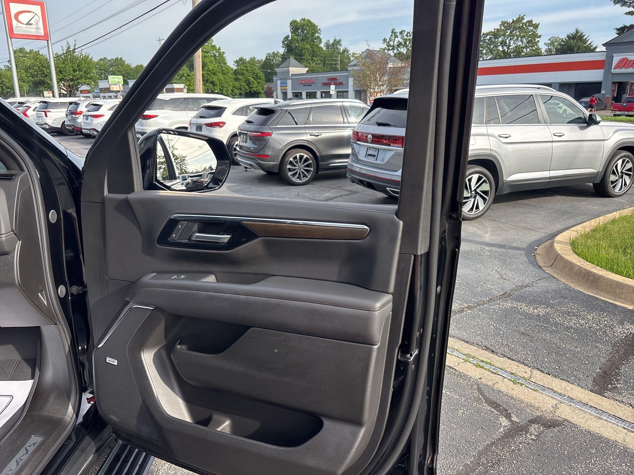 Chevrolet Suburban  2025