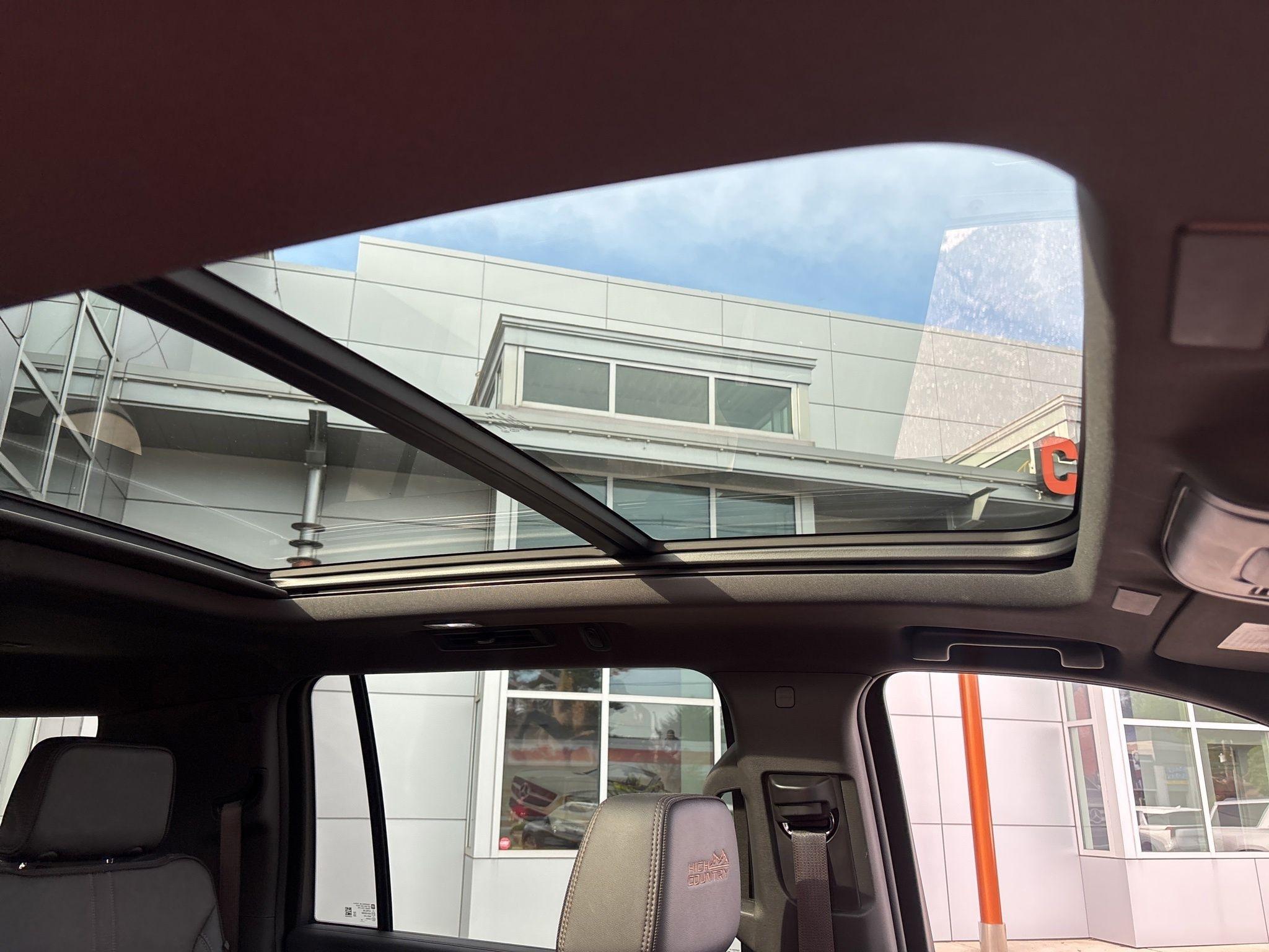 Chevrolet Suburban  2025