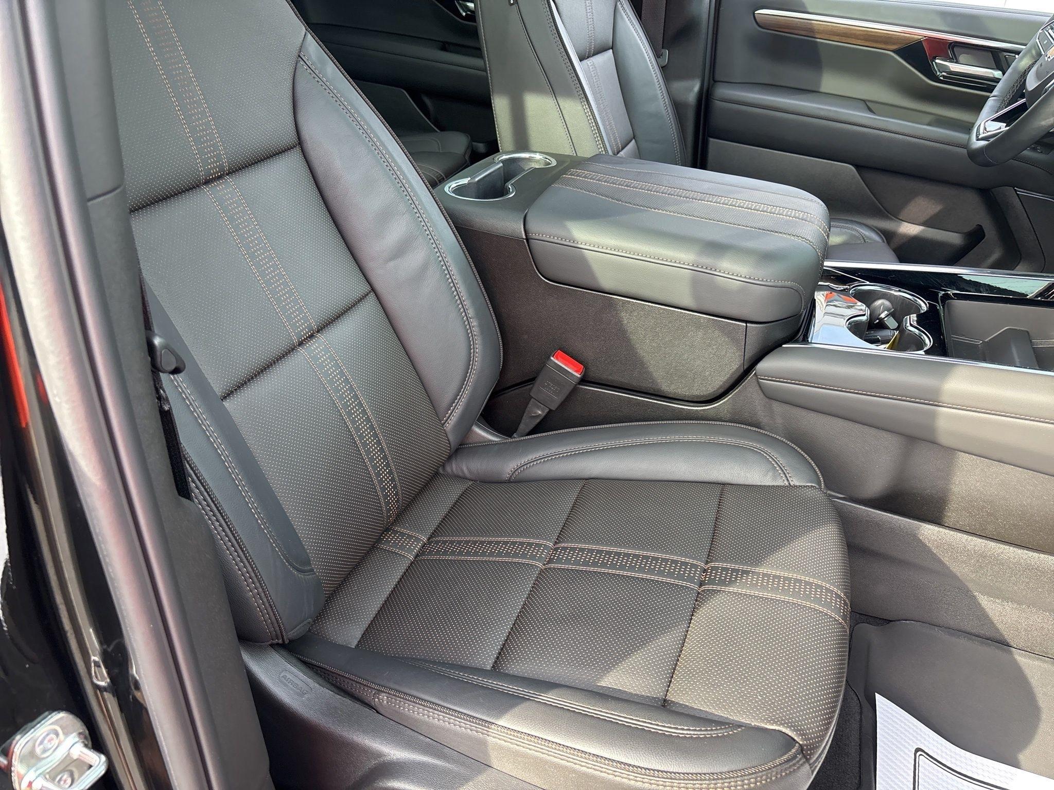 Chevrolet Suburban  2025