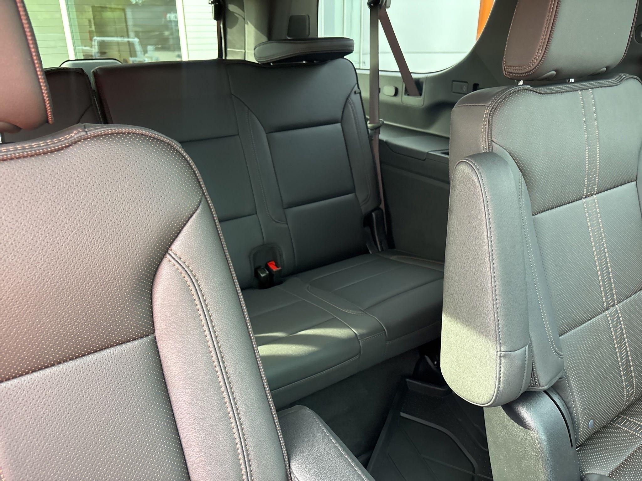 Chevrolet Suburban  2025